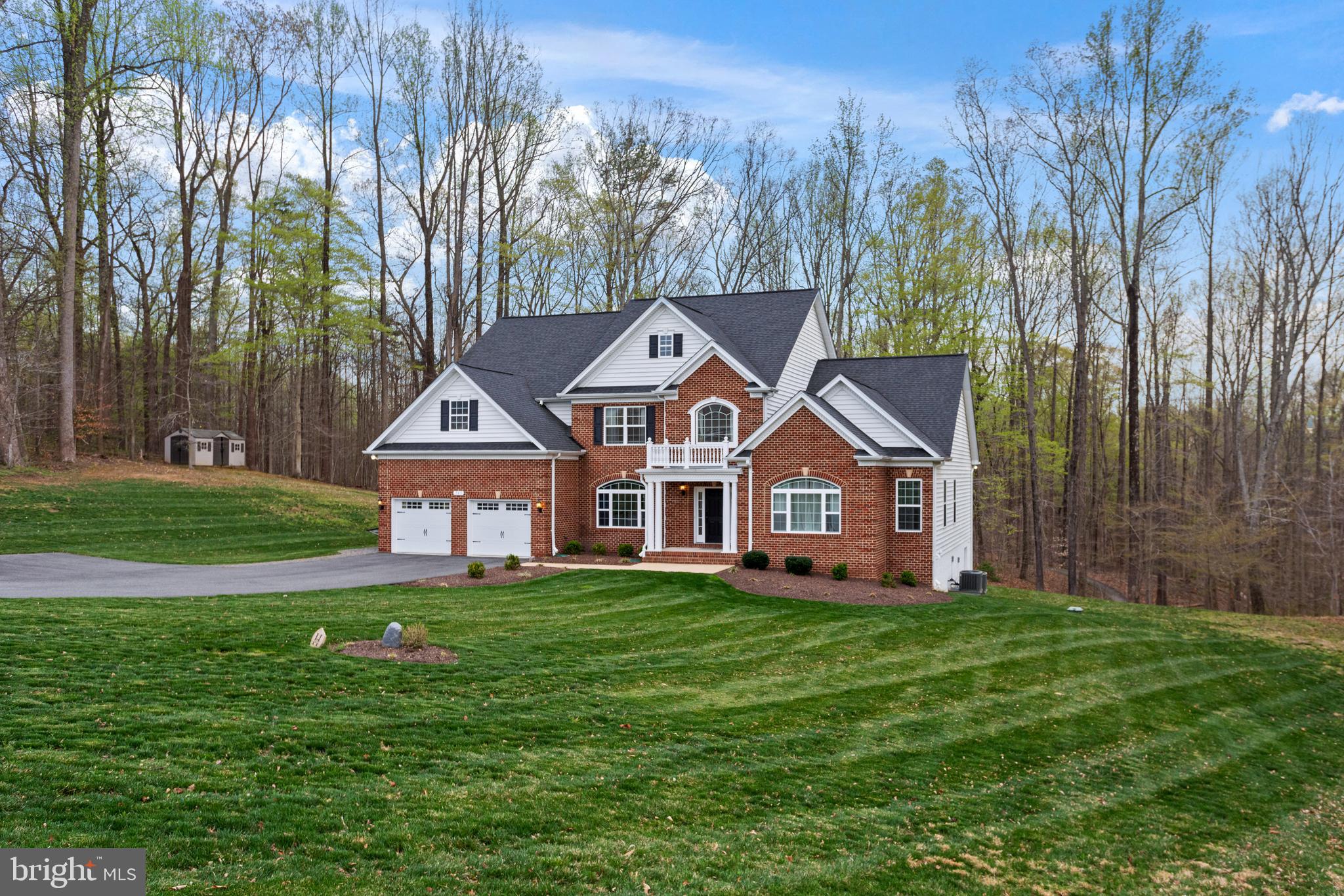 TWIN PONDS - Residential