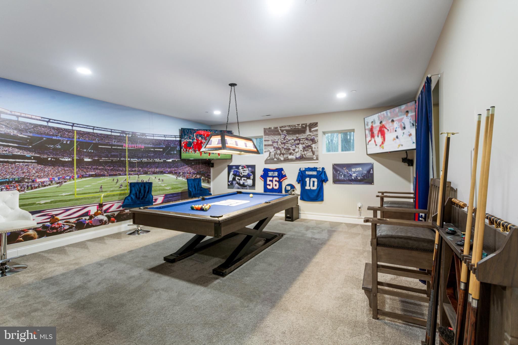 TWIN PONDS - Residential