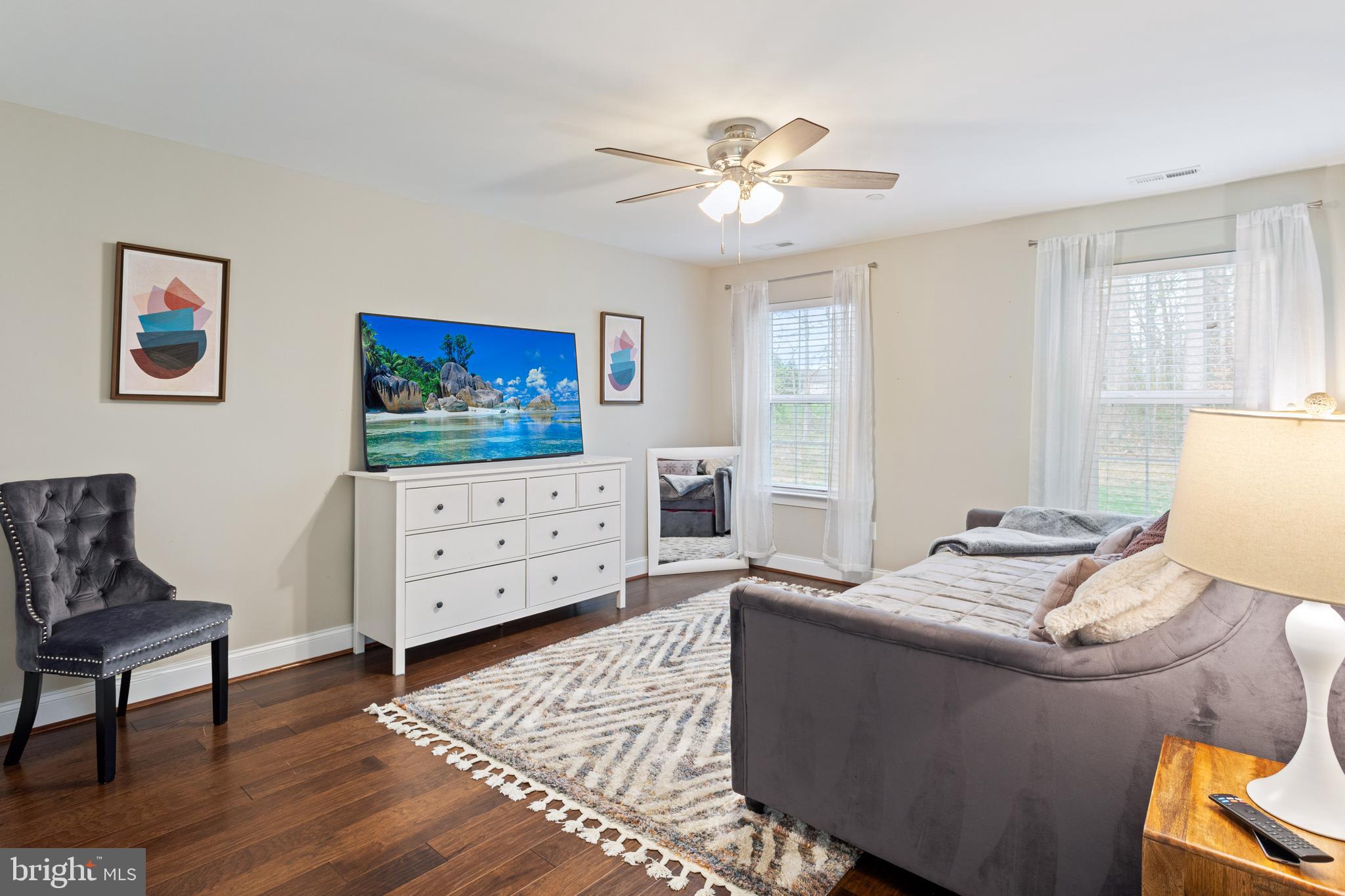 TWIN PONDS - Residential