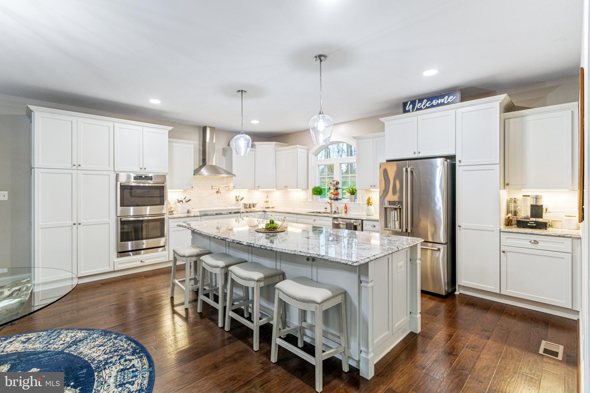 TWIN PONDS - Residential