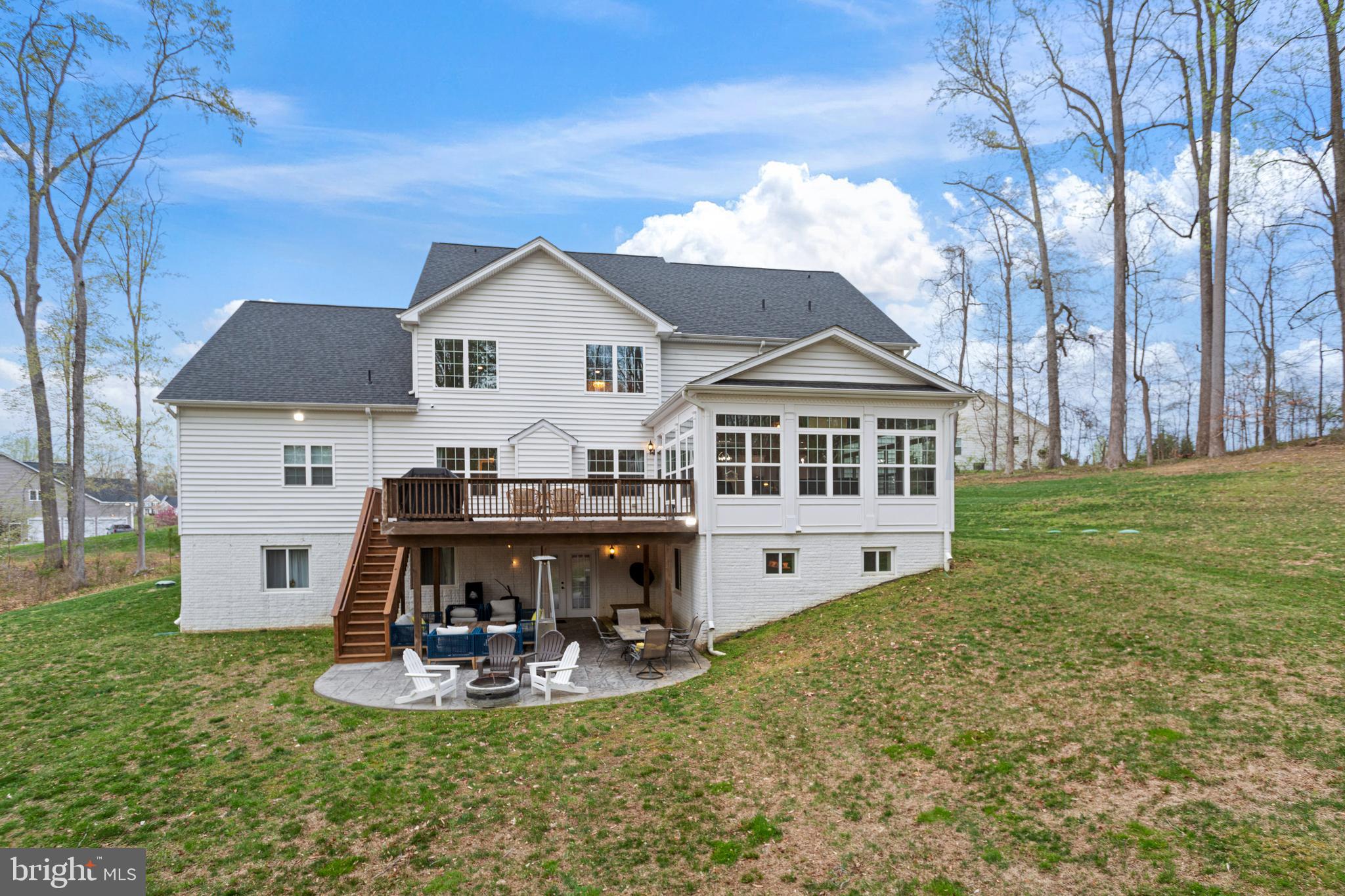 TWIN PONDS - Residential