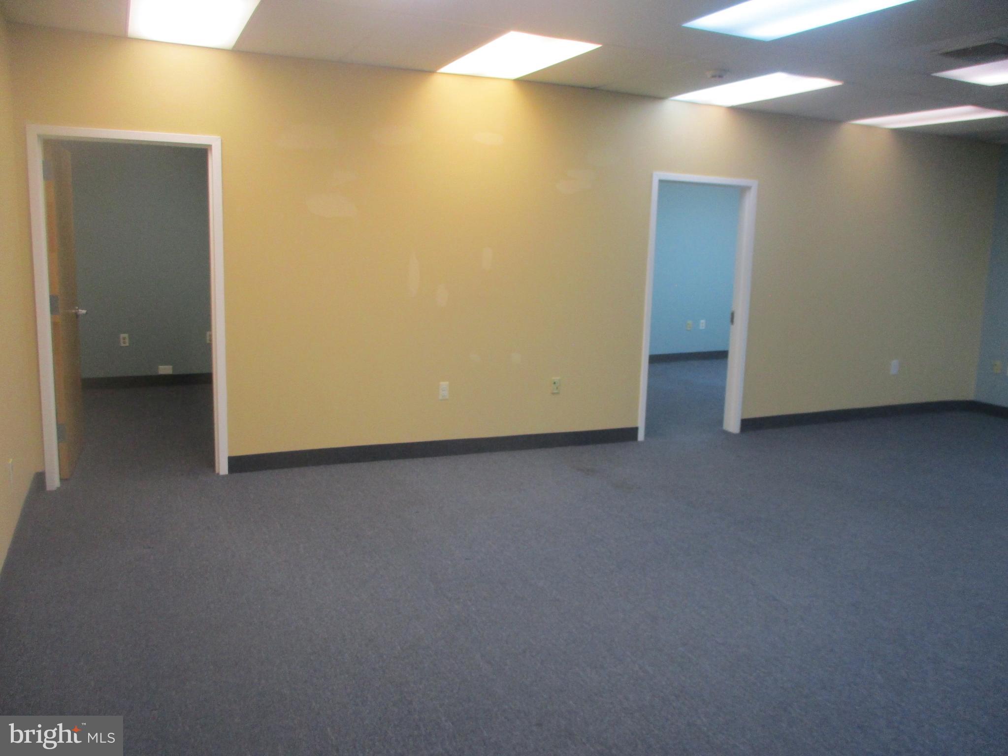 1254 W CHESTER PIKE 106