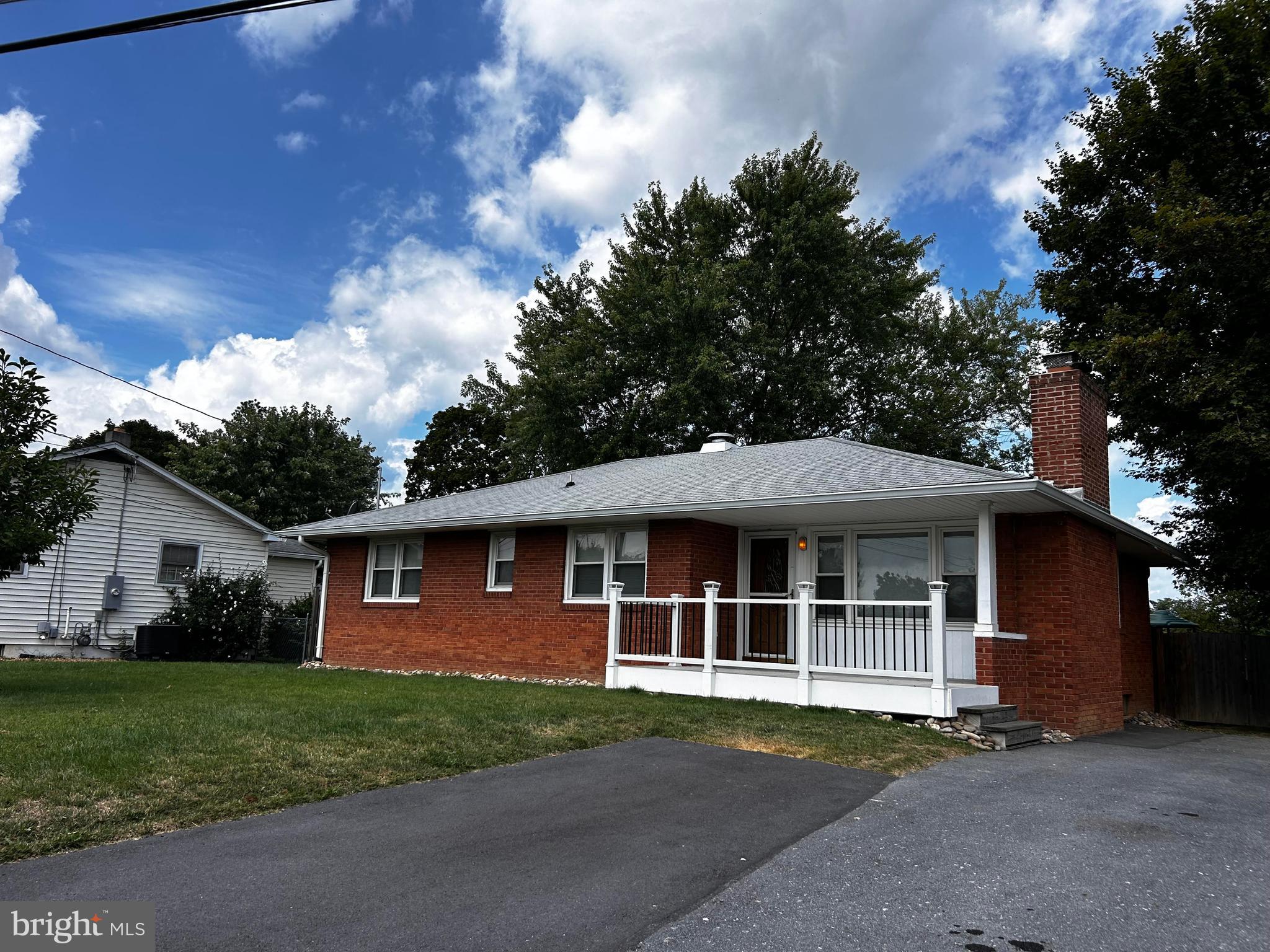 SHENANDOAH HILLS - Residential Lease