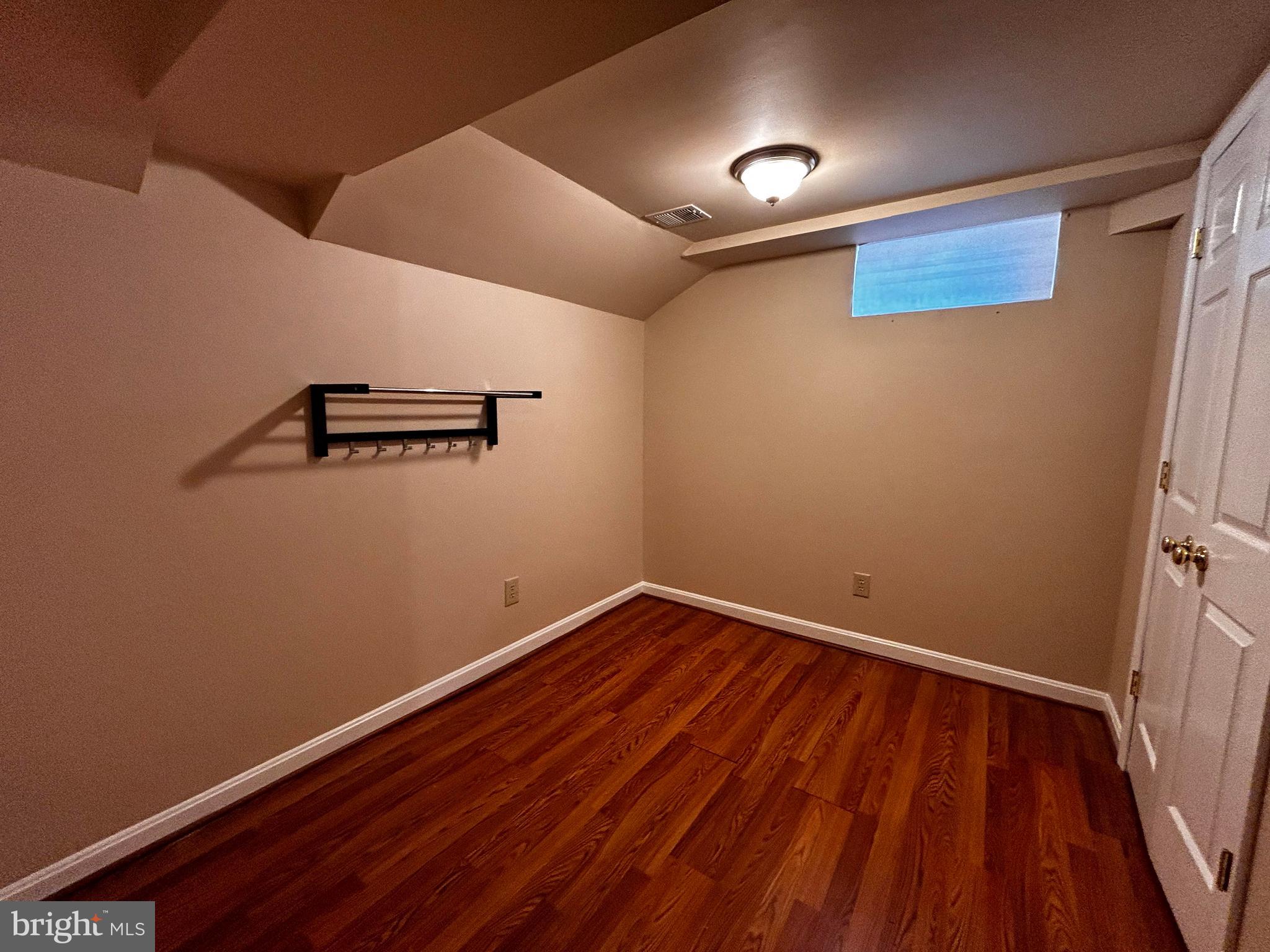 SHENANDOAH HILLS - Residential Lease