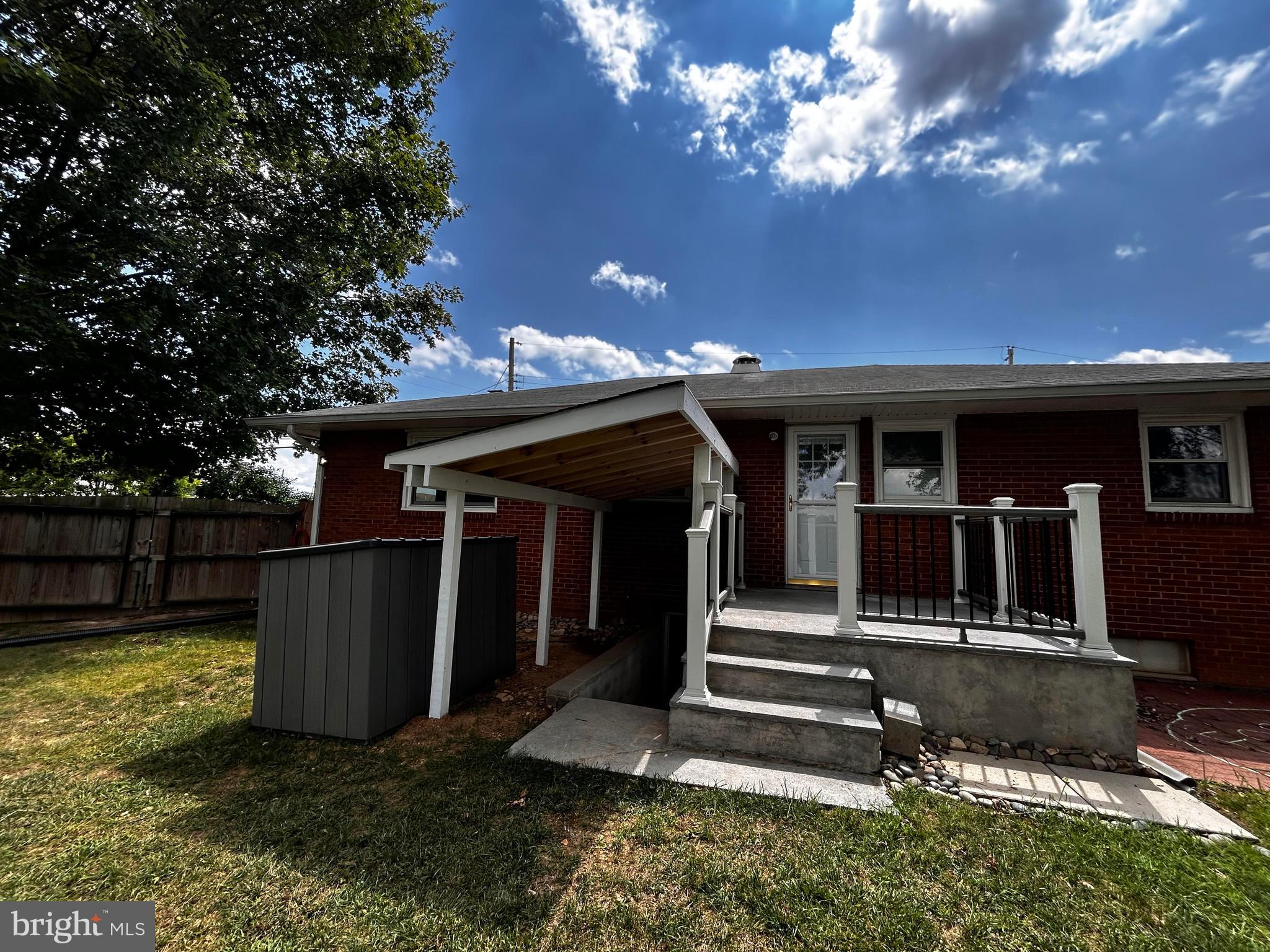 SHENANDOAH HILLS - Residential Lease