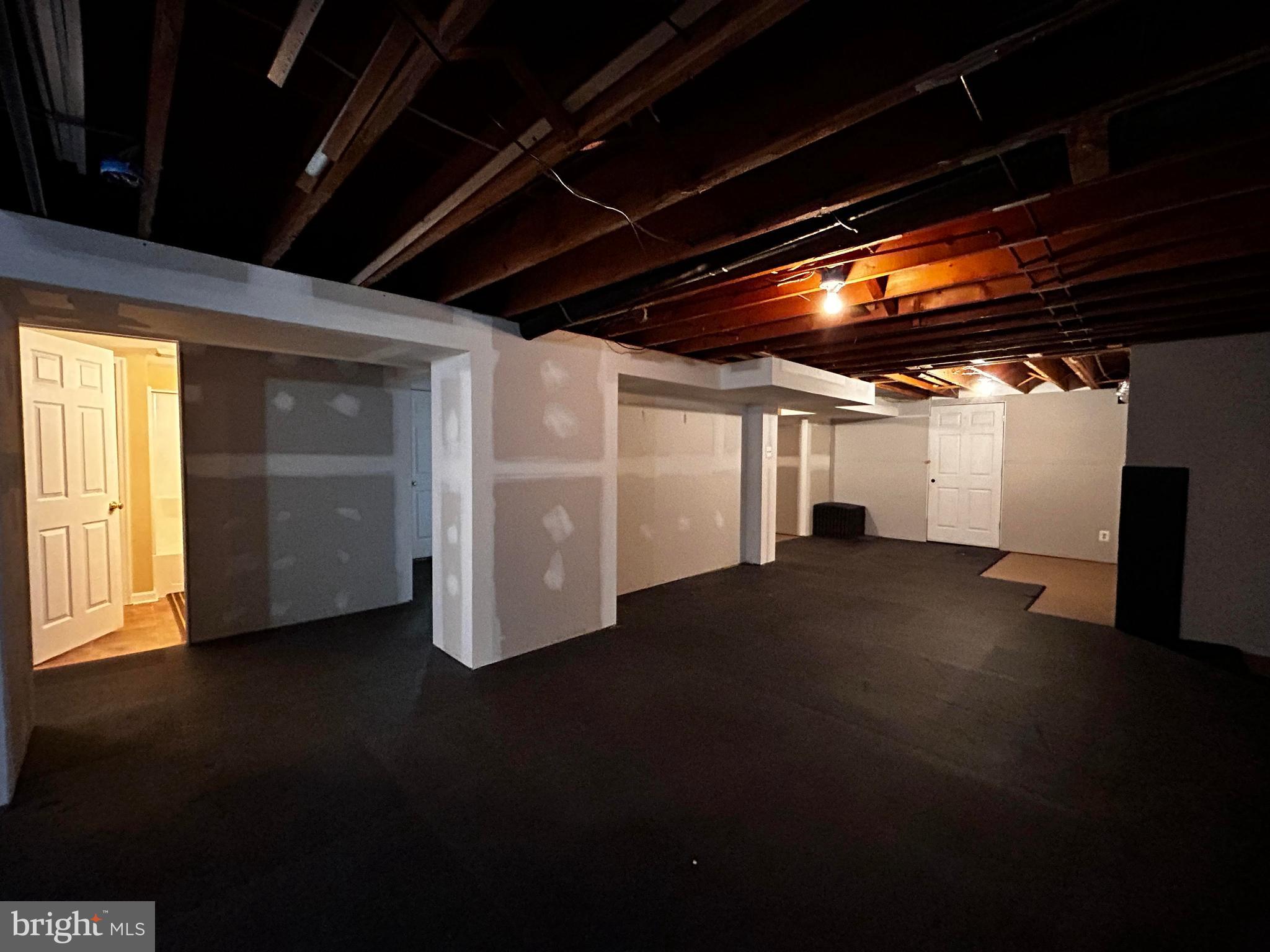 SHENANDOAH HILLS - Residential Lease