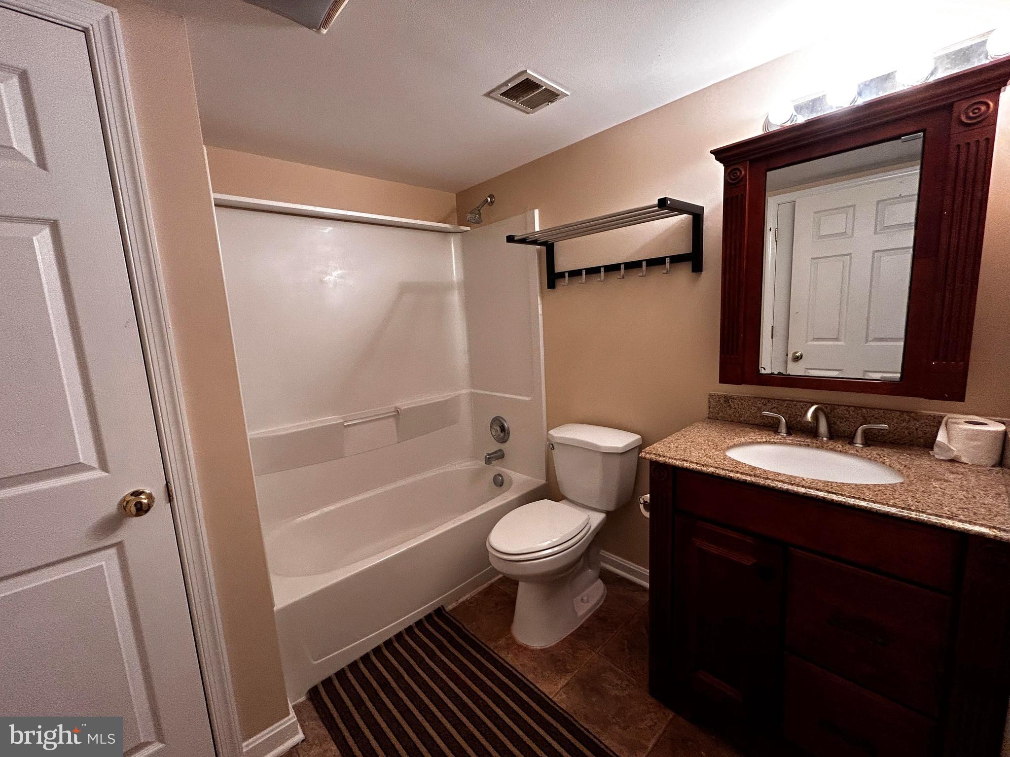 SHENANDOAH HILLS - Residential Lease