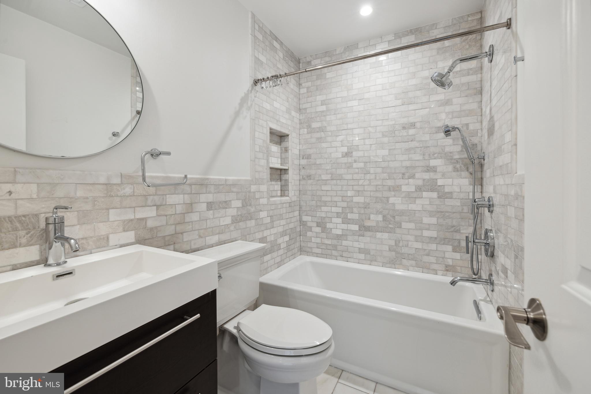 FOUNTAIN VIEW - Residential Lease