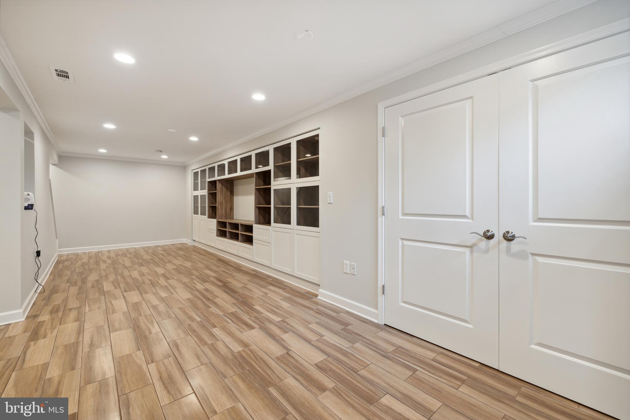 FOUNTAIN VIEW - Residential Lease