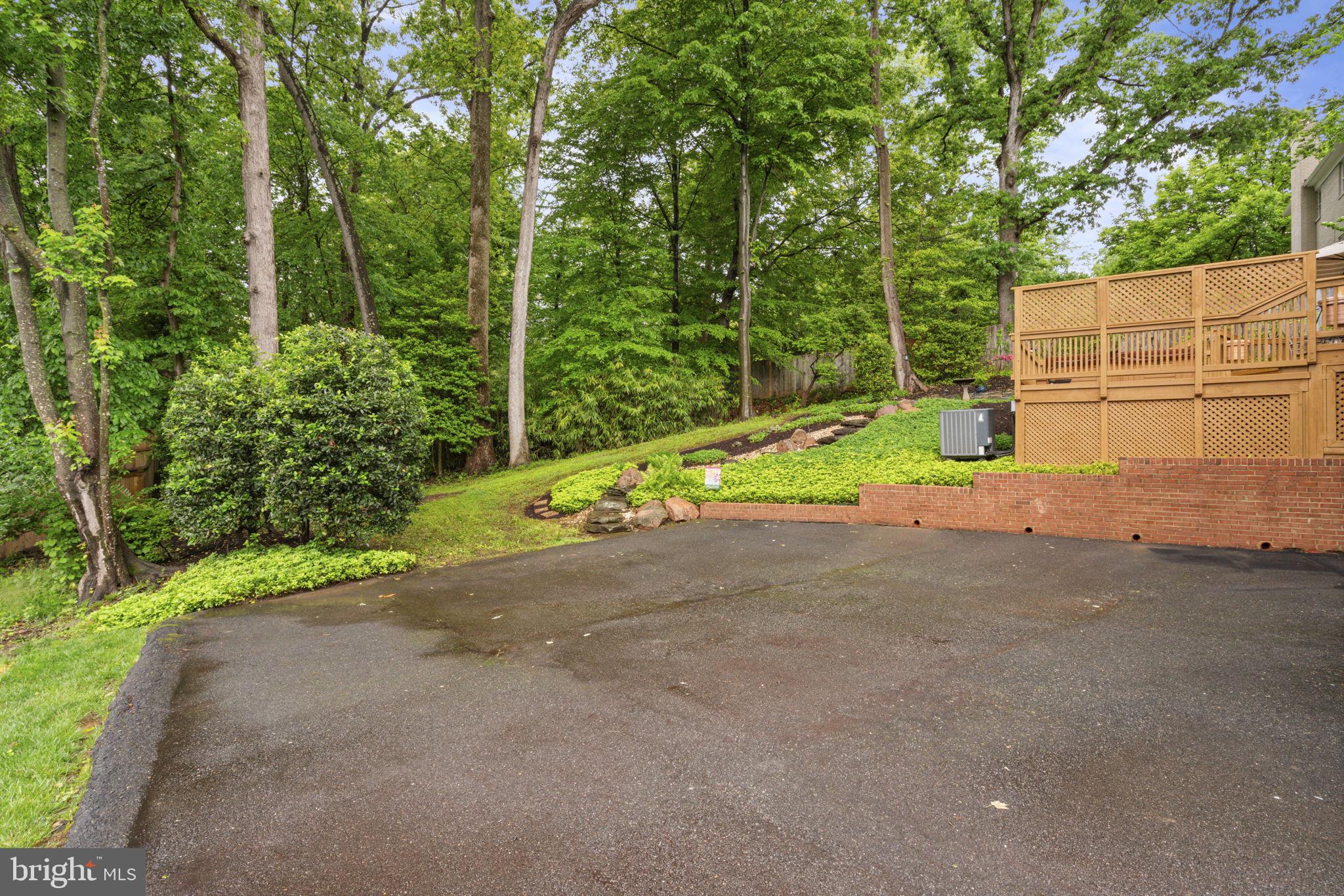 BRIAR RIDGE - Residential