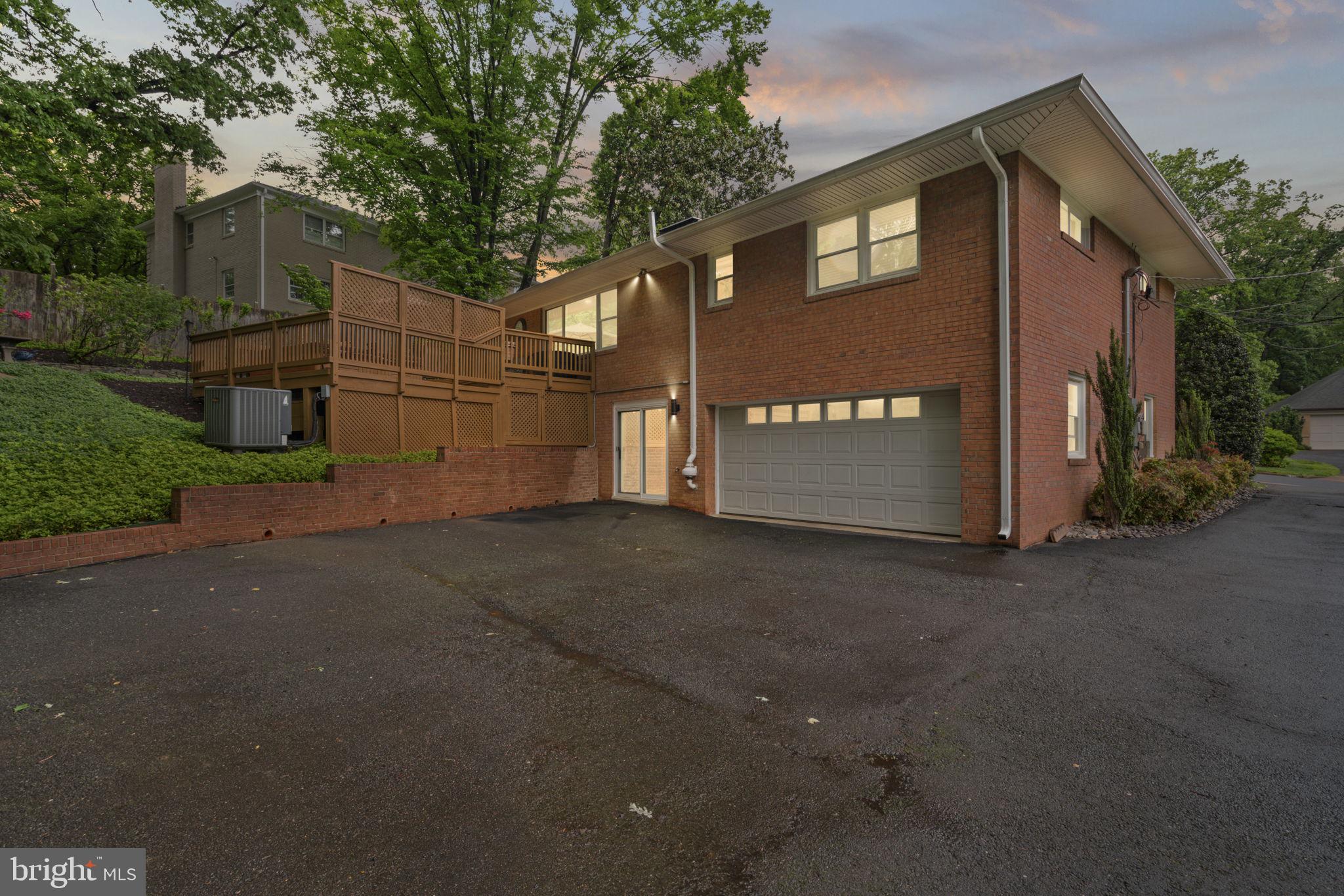 BRIAR RIDGE - Residential