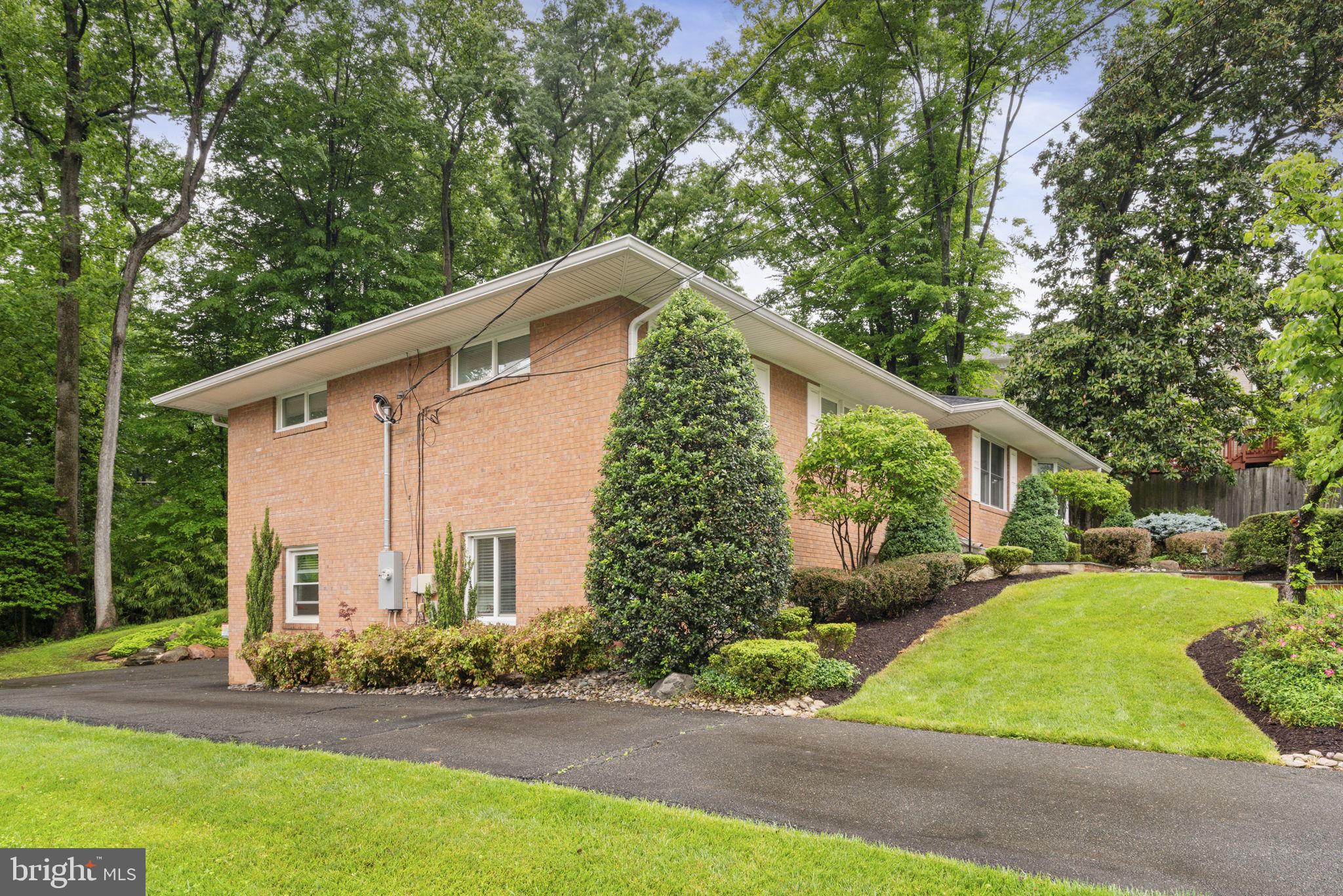 BRIAR RIDGE - Residential