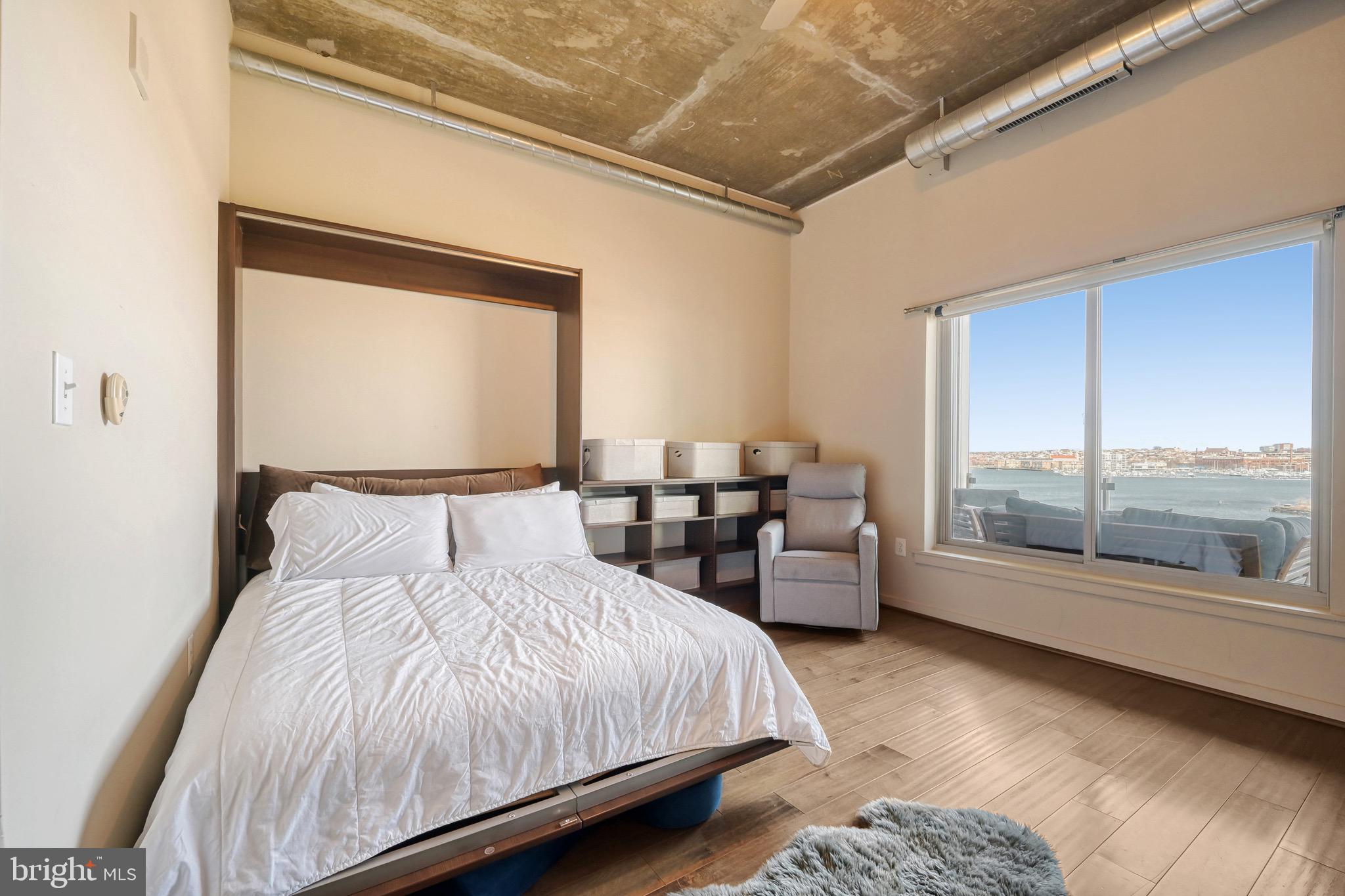 LOCUST POINT - Residential