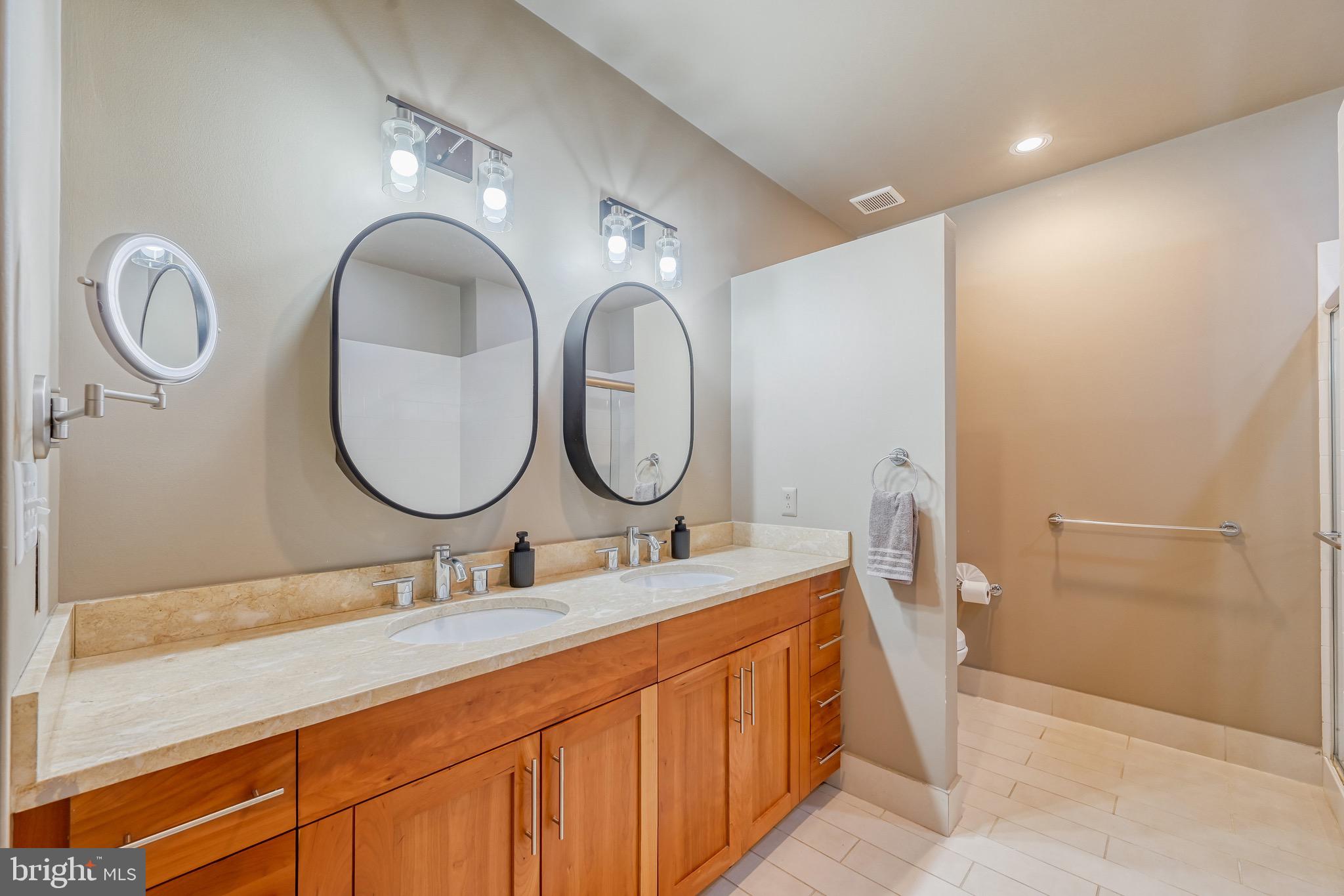 LOCUST POINT - Residential