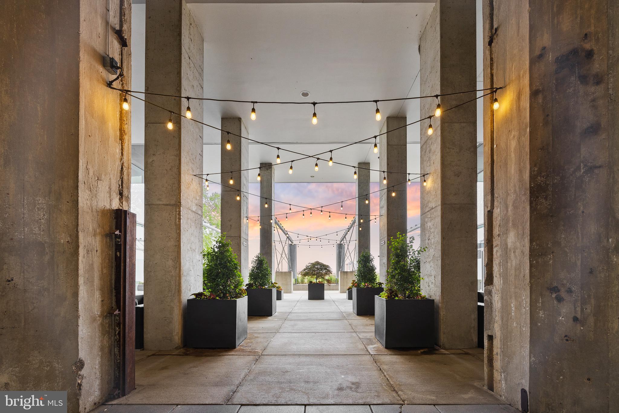 LOCUST POINT - Residential