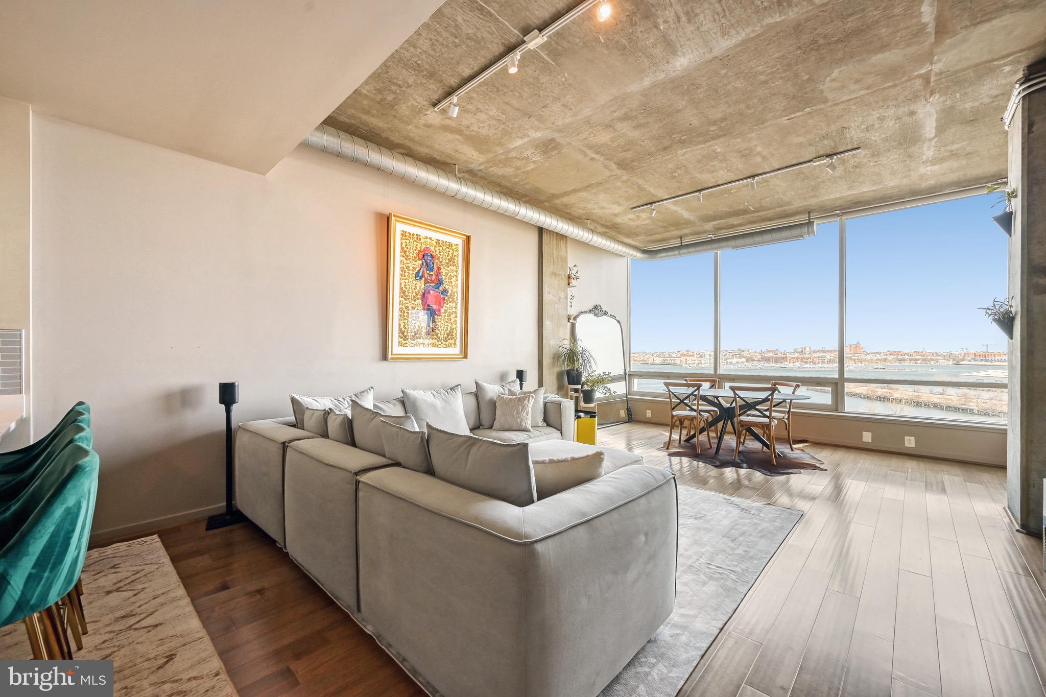 LOCUST POINT - Residential