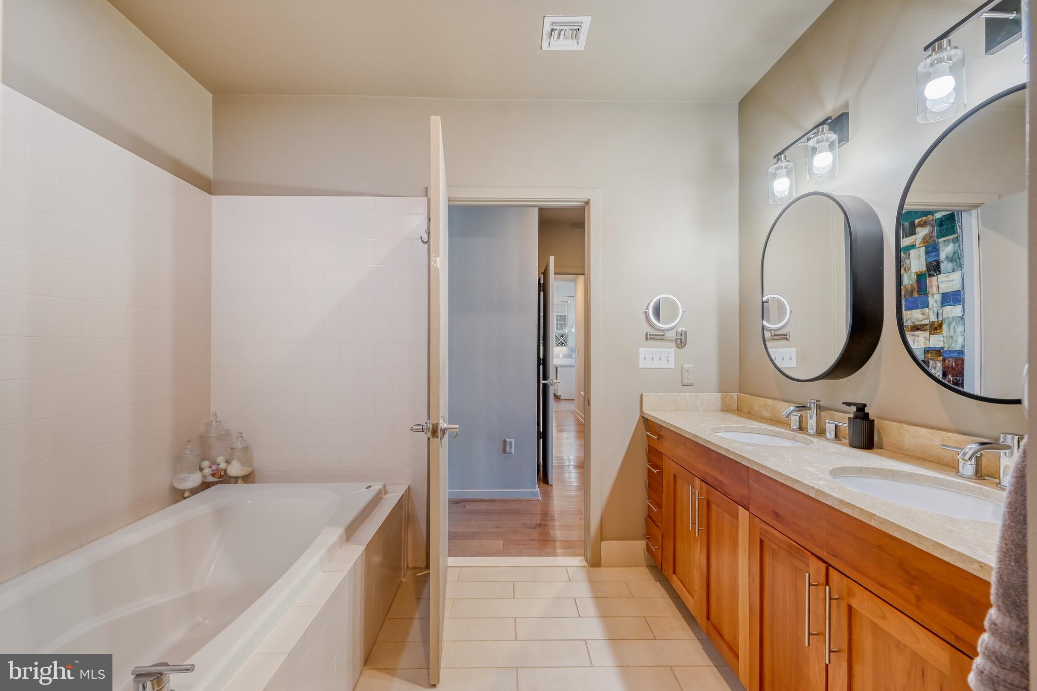 LOCUST POINT - Residential