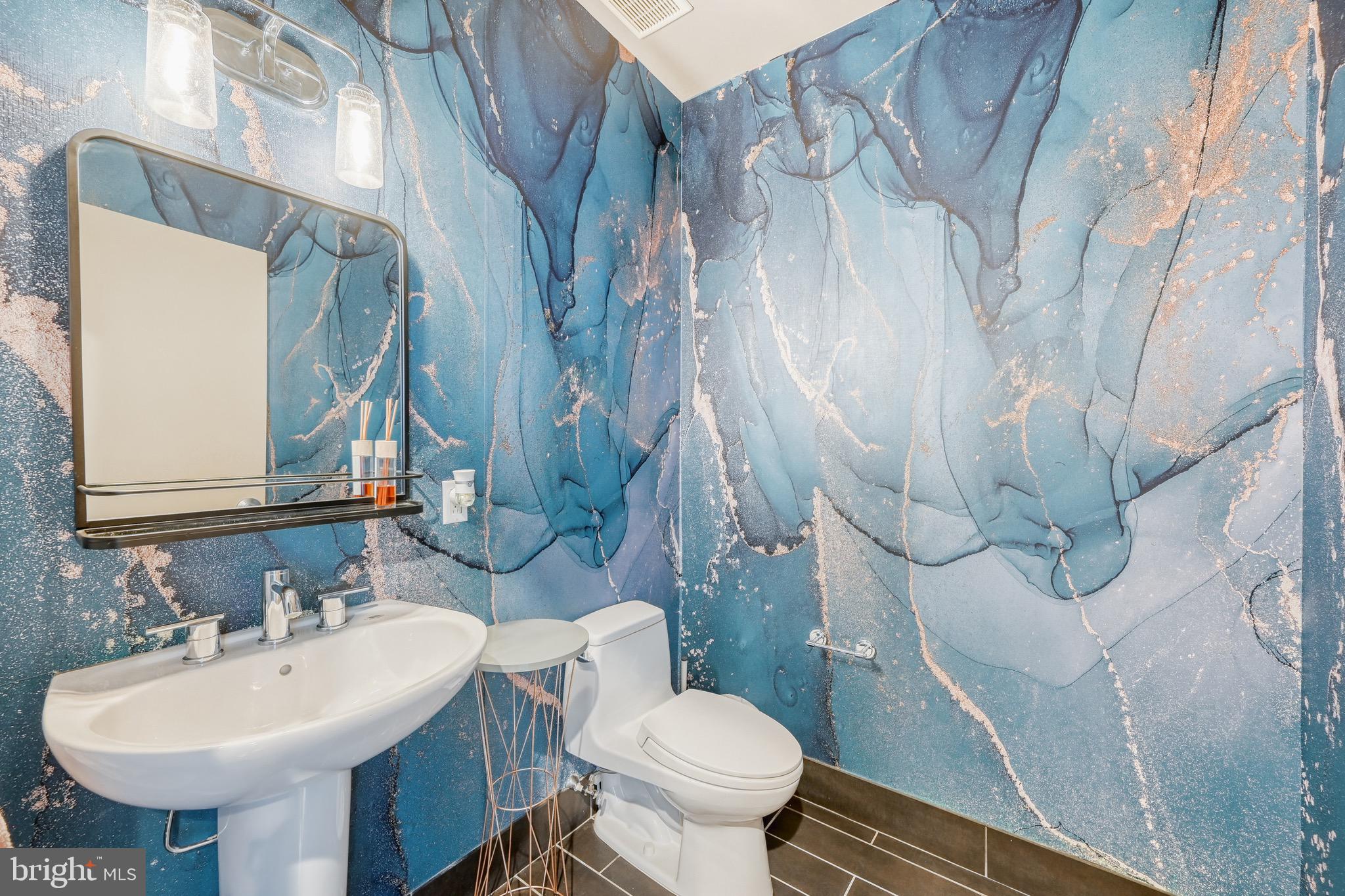 LOCUST POINT - Residential