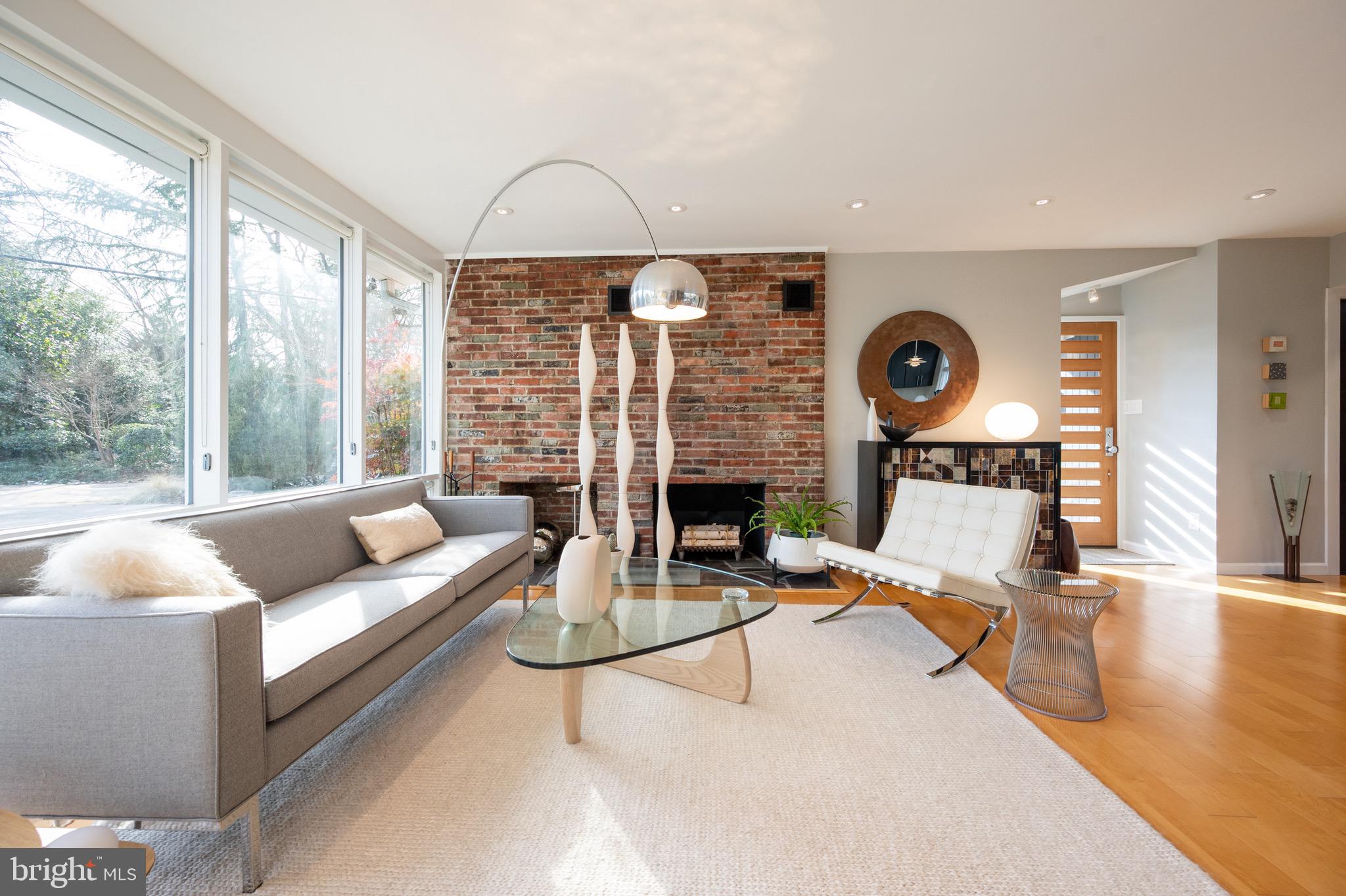 HOLLIN HILLS - Residential