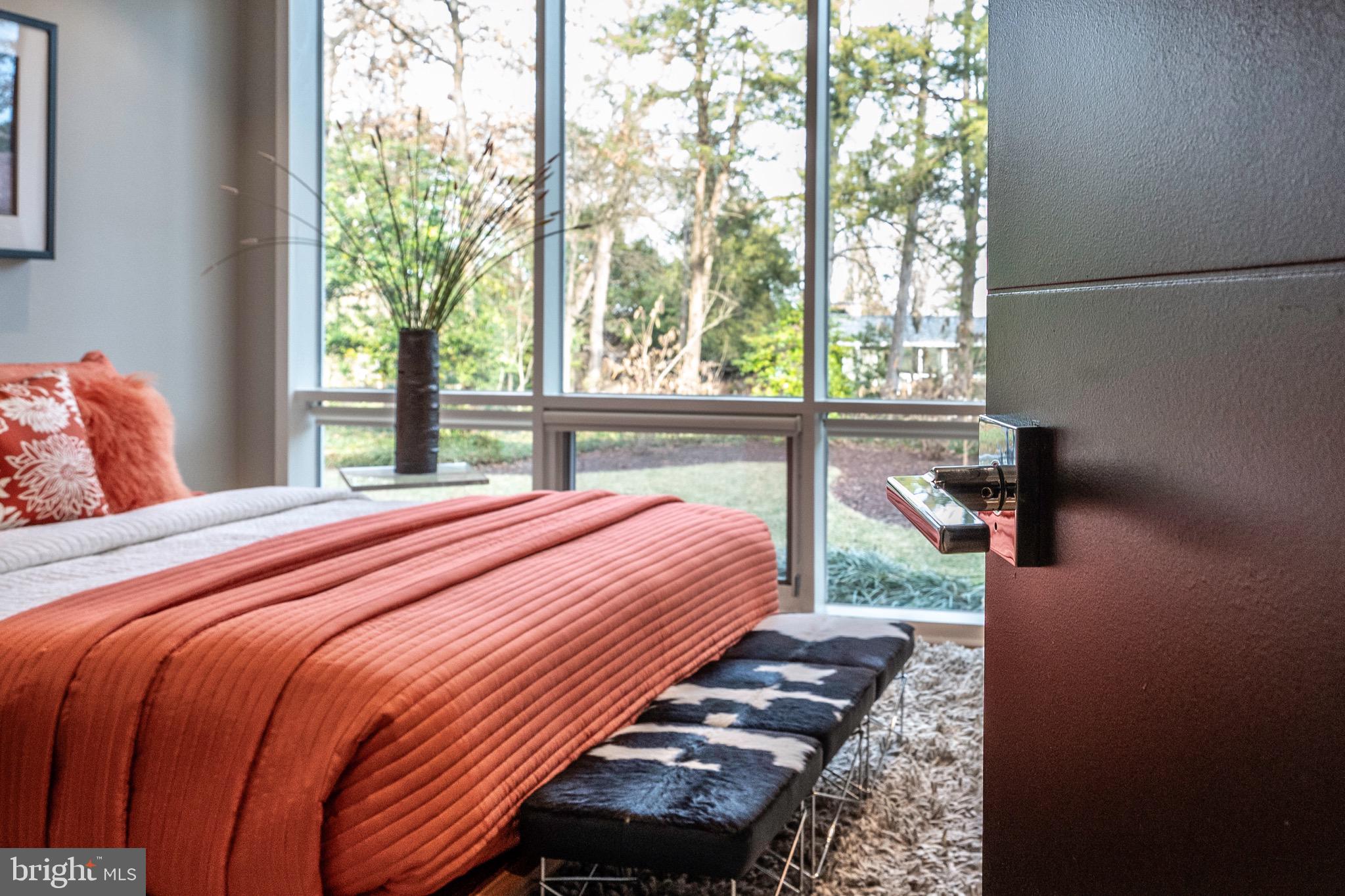 HOLLIN HILLS - Residential