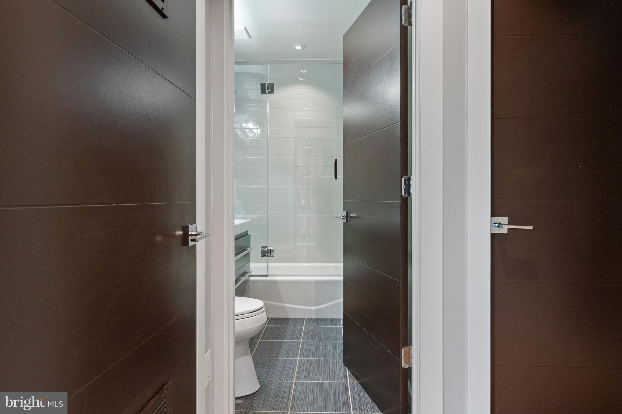 HOLLIN HILLS - Residential