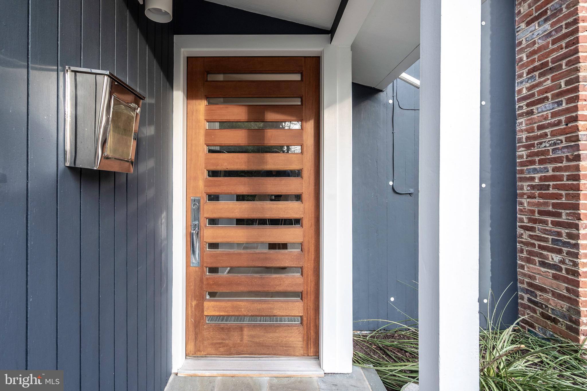 HOLLIN HILLS - Residential