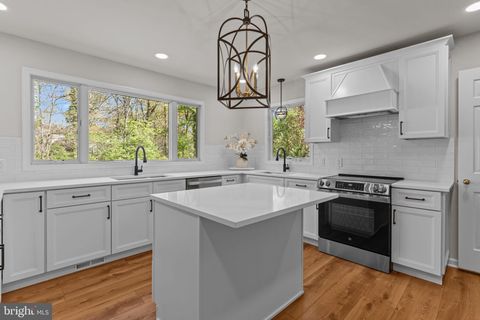 390 SHERWOOD DRIVE YARDLEY PA 19067