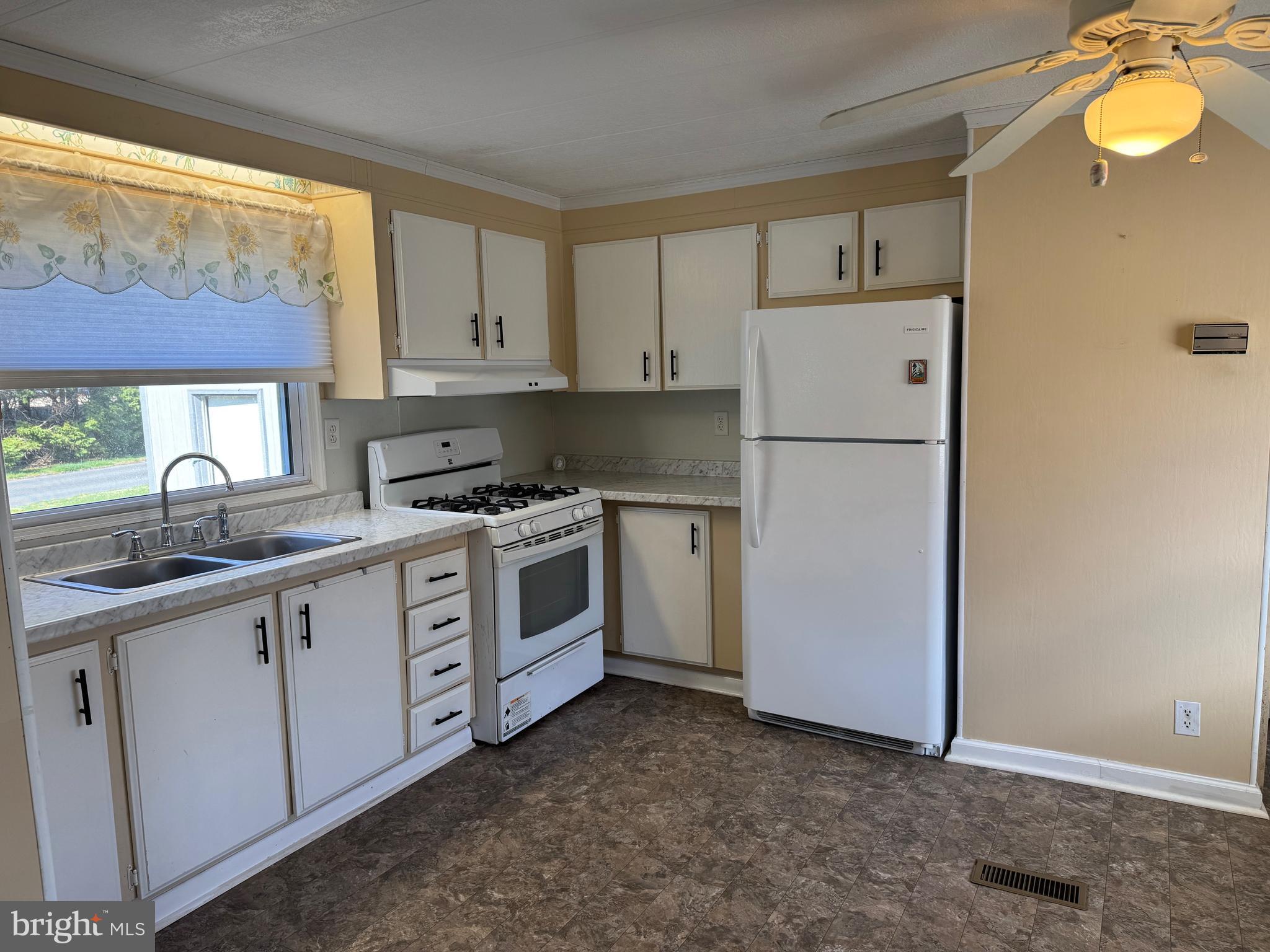 REHOBOTH BAY MHP - Residential