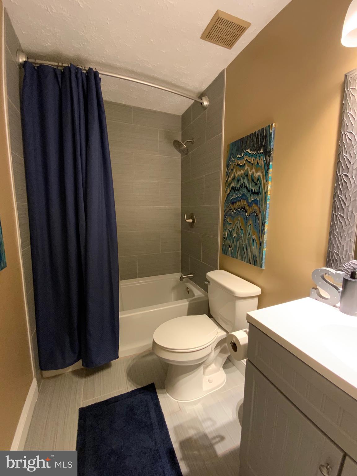 COLUMBIA COMMONS - Residential