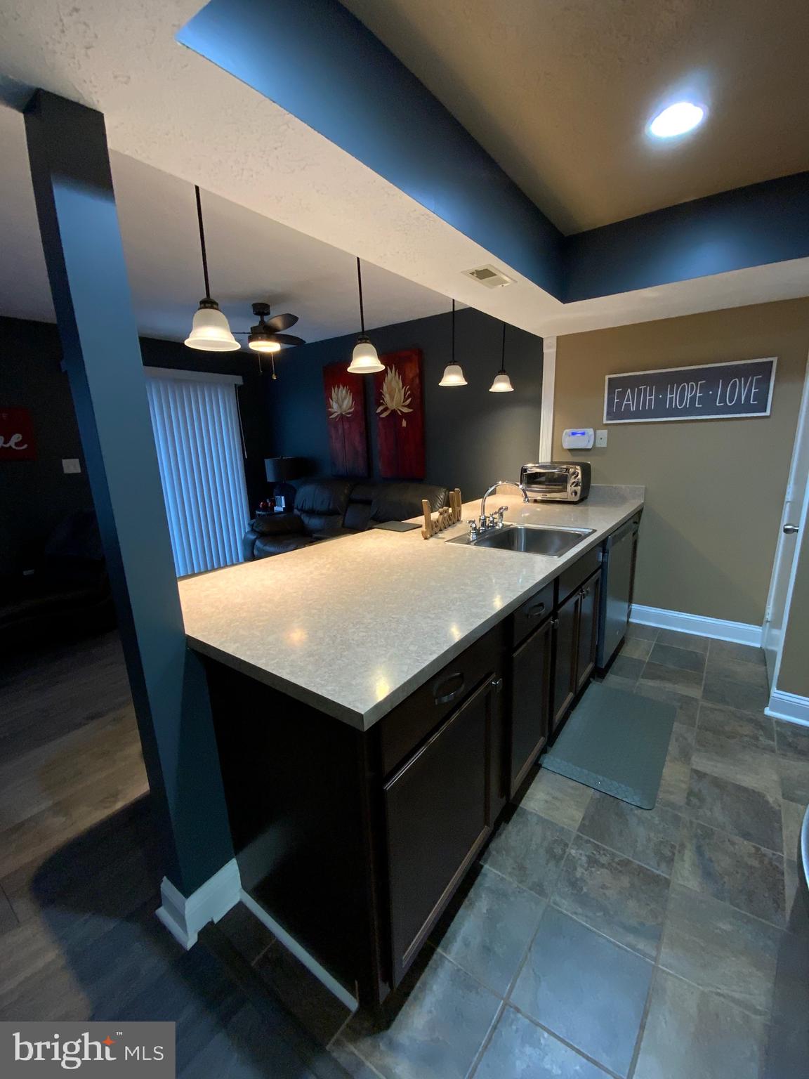 COLUMBIA COMMONS - Residential