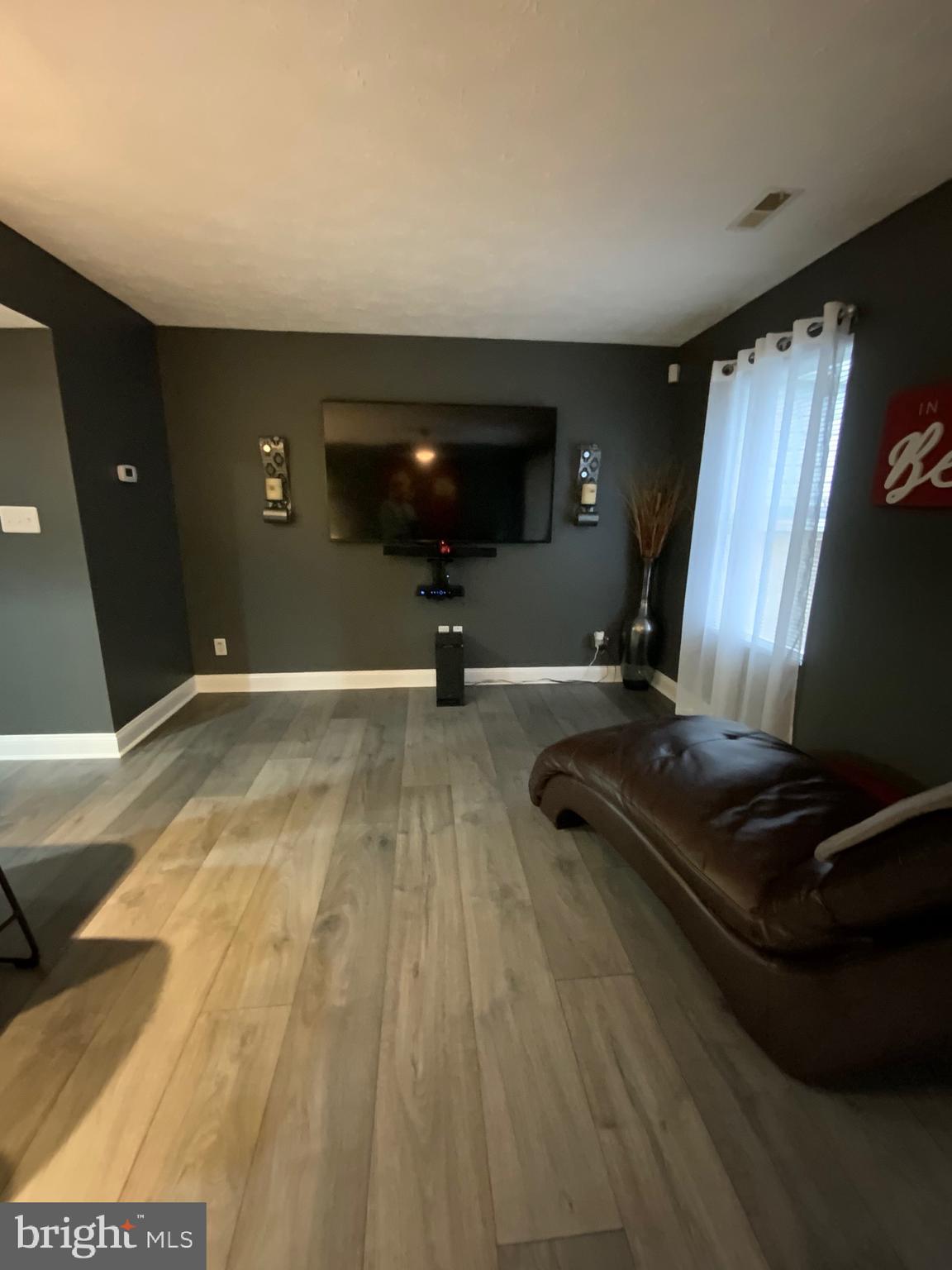 COLUMBIA COMMONS - Residential