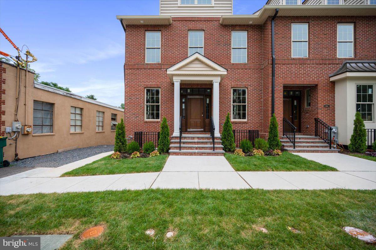 262 W ASHLAND STREET