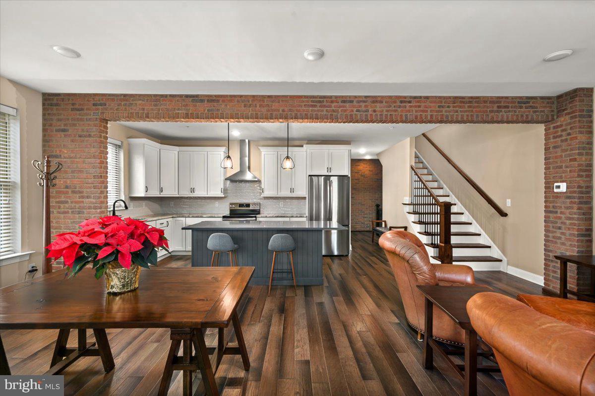 262 W ASHLAND STREET