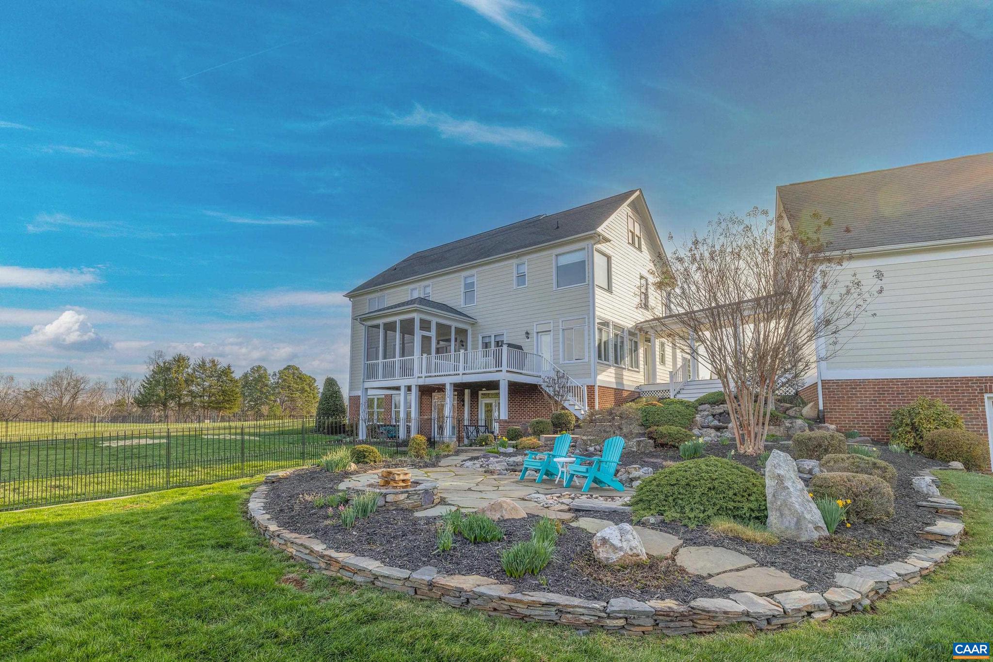 SUNRISE FARM - Residential