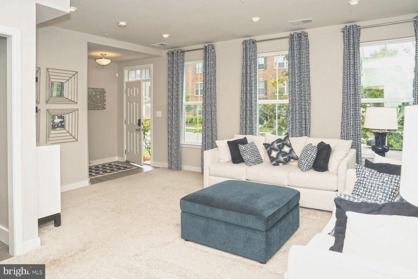 5611 GREENPOINT LANE