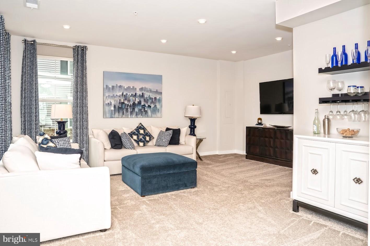 5611 GREENPOINT LANE