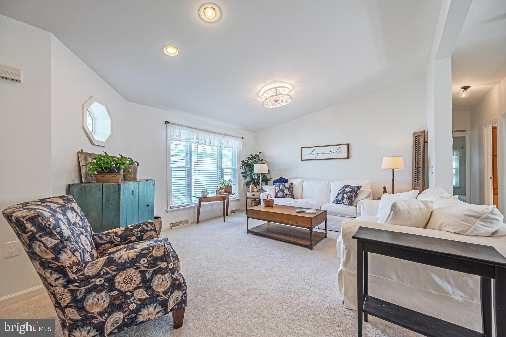 4 PINETREE LANE