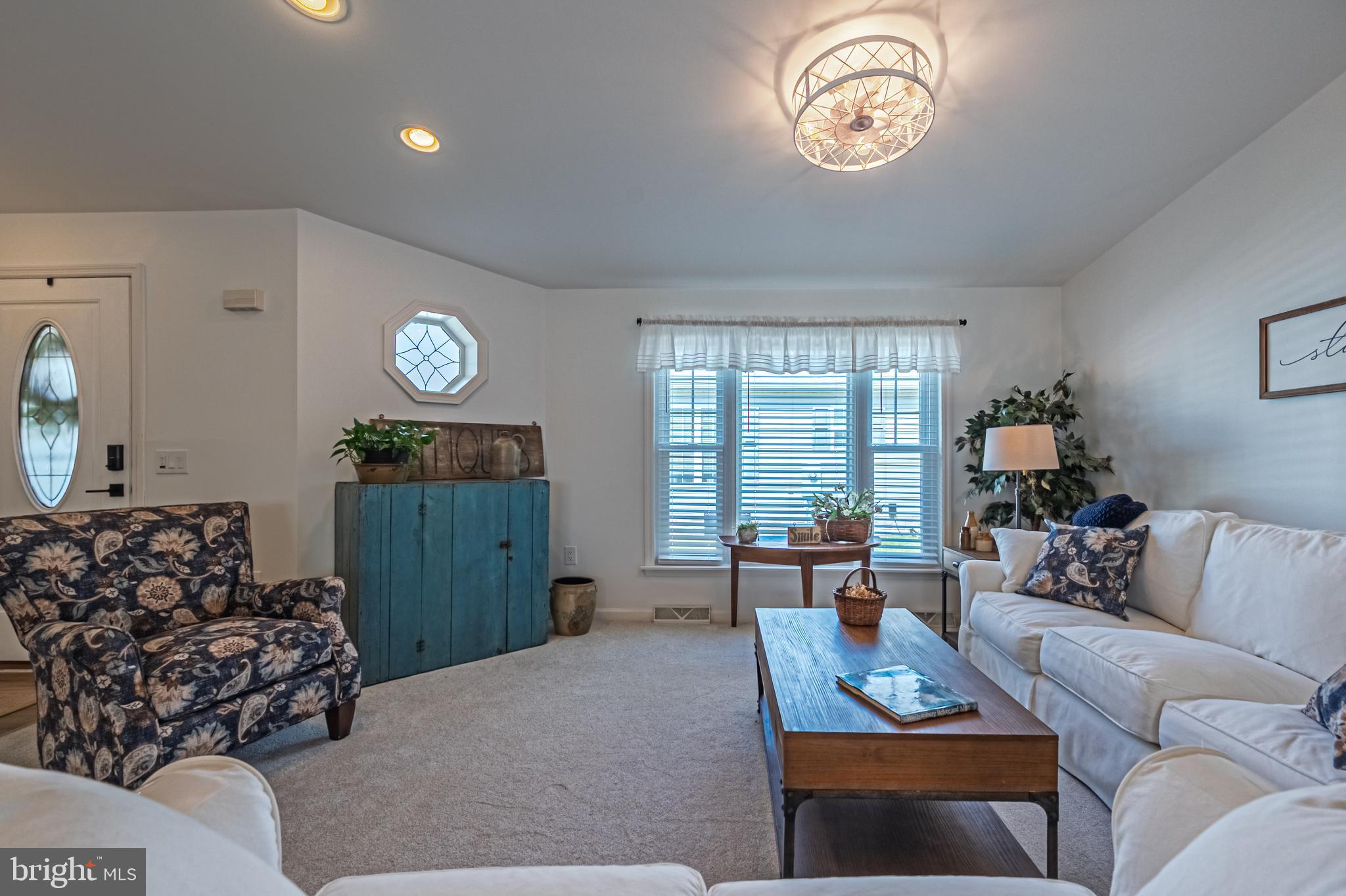 4 PINETREE LANE