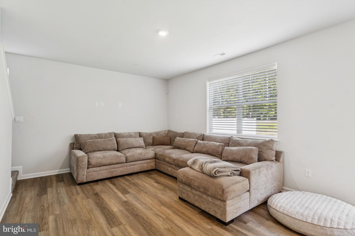 PINEGROVE - Residential Lease