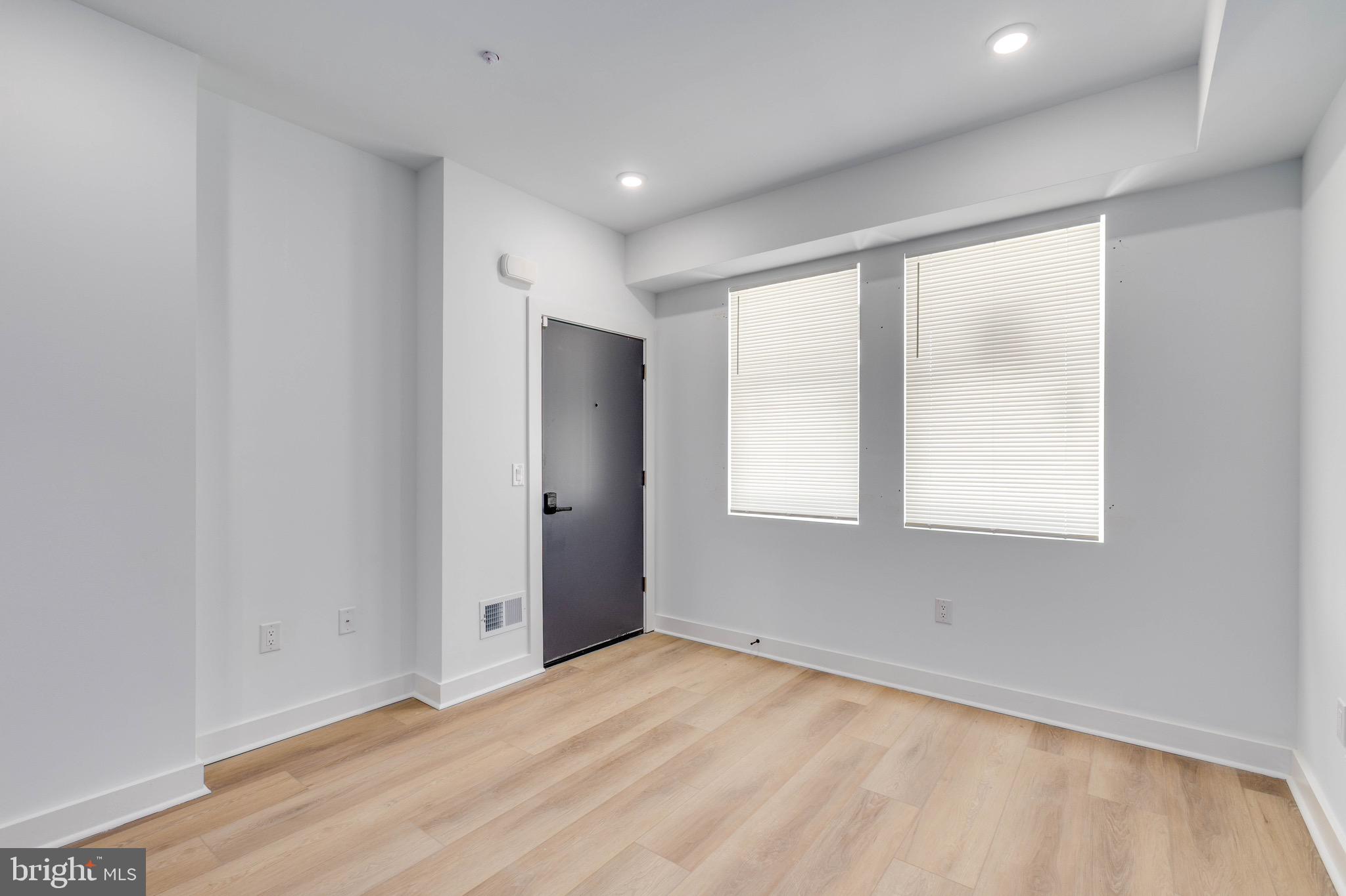 1221 W LEHIGH AVENUE 1