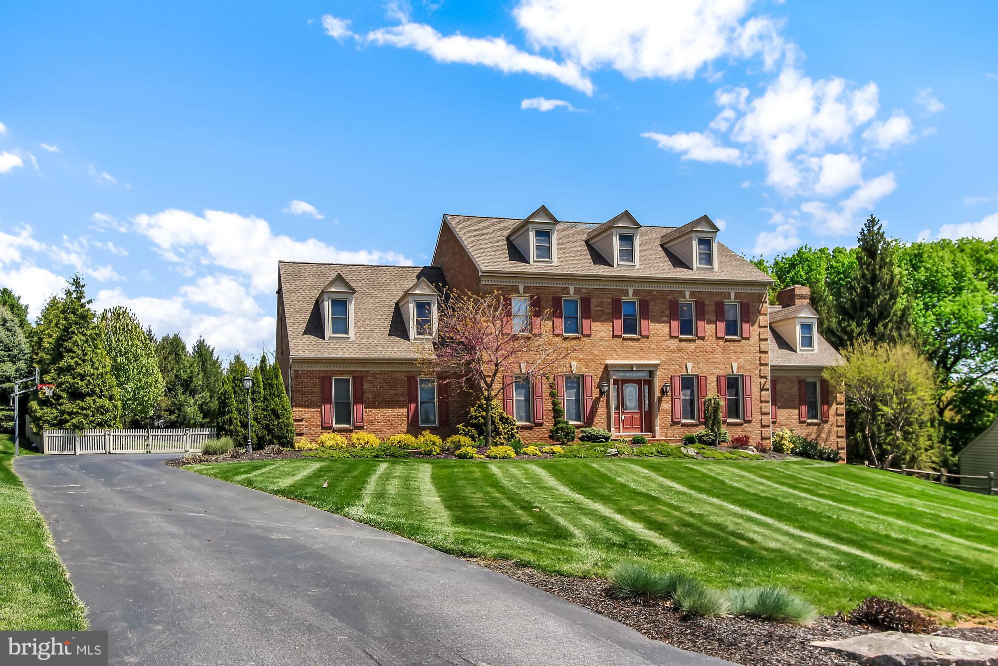 ROYAL MANOR - Residential