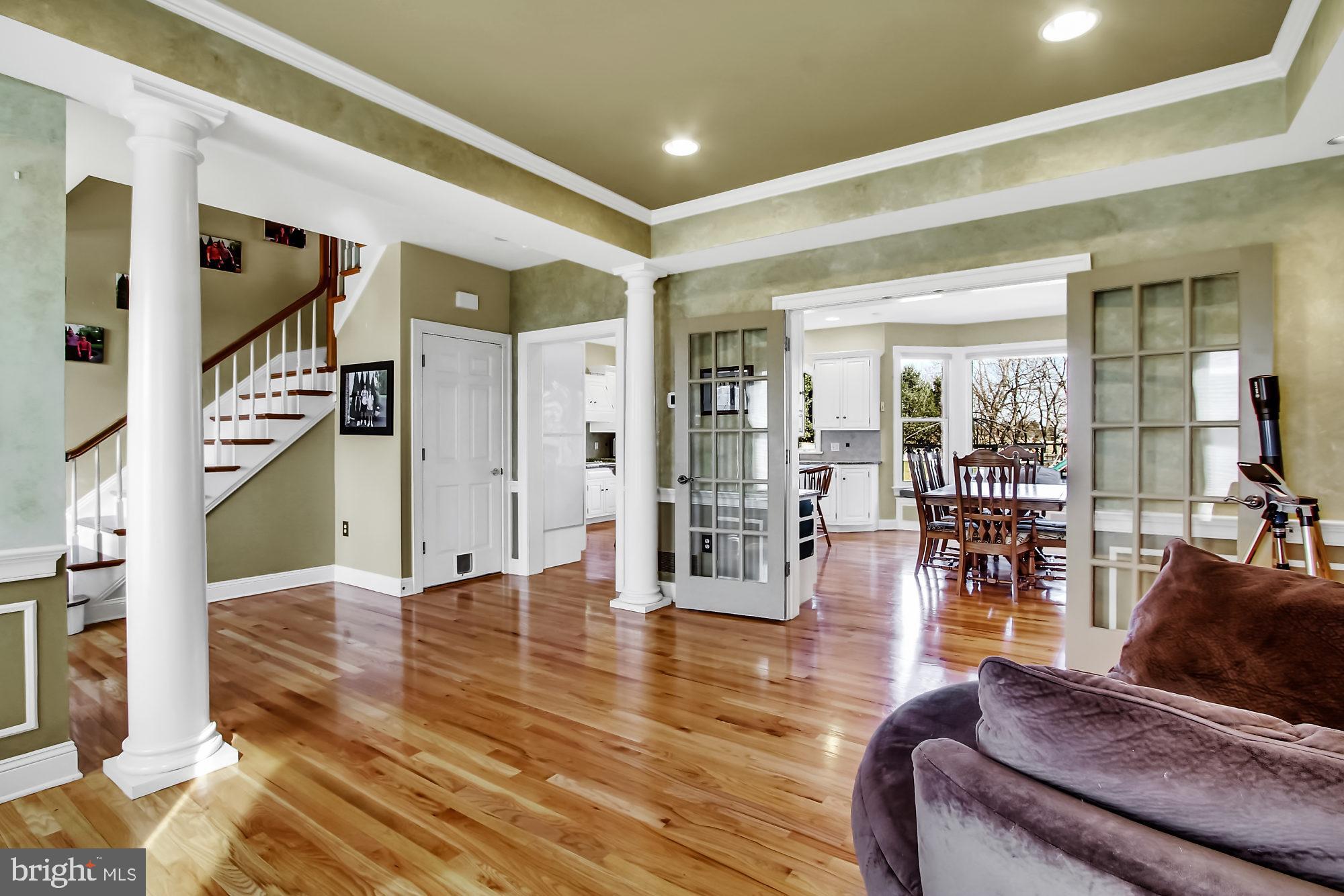 ROYAL MANOR - Residential