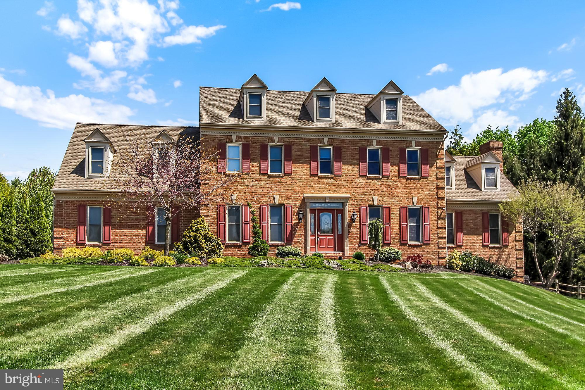 ROYAL MANOR - Residential