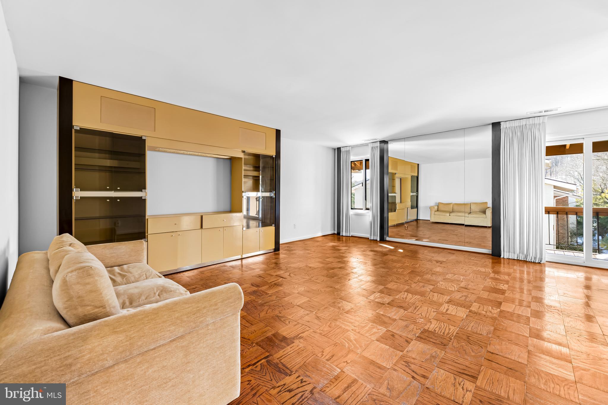 4 CROSS KEYS ROAD 4E