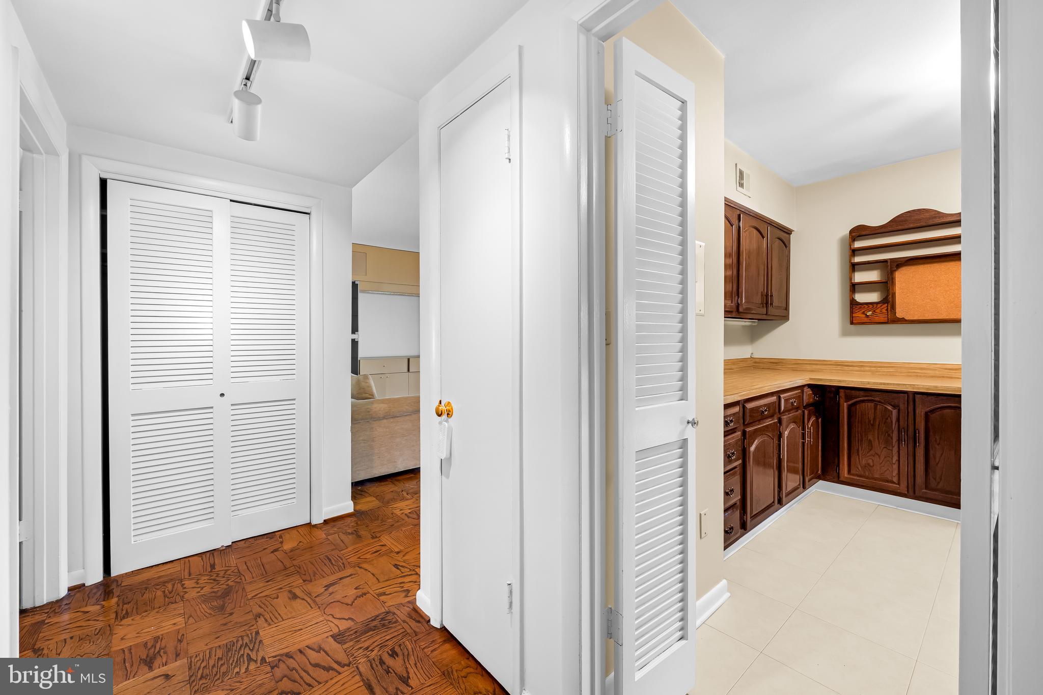 CROSS KEYS - Residential