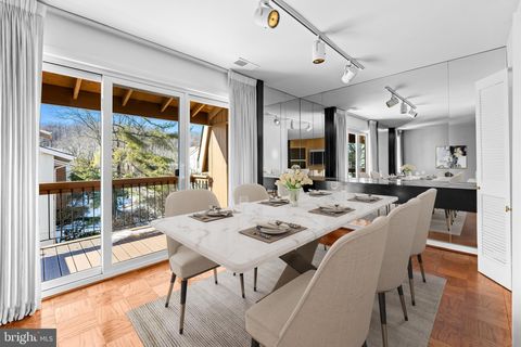 4 CROSS KEYS ROAD 4E BALTIMORE MD 21210