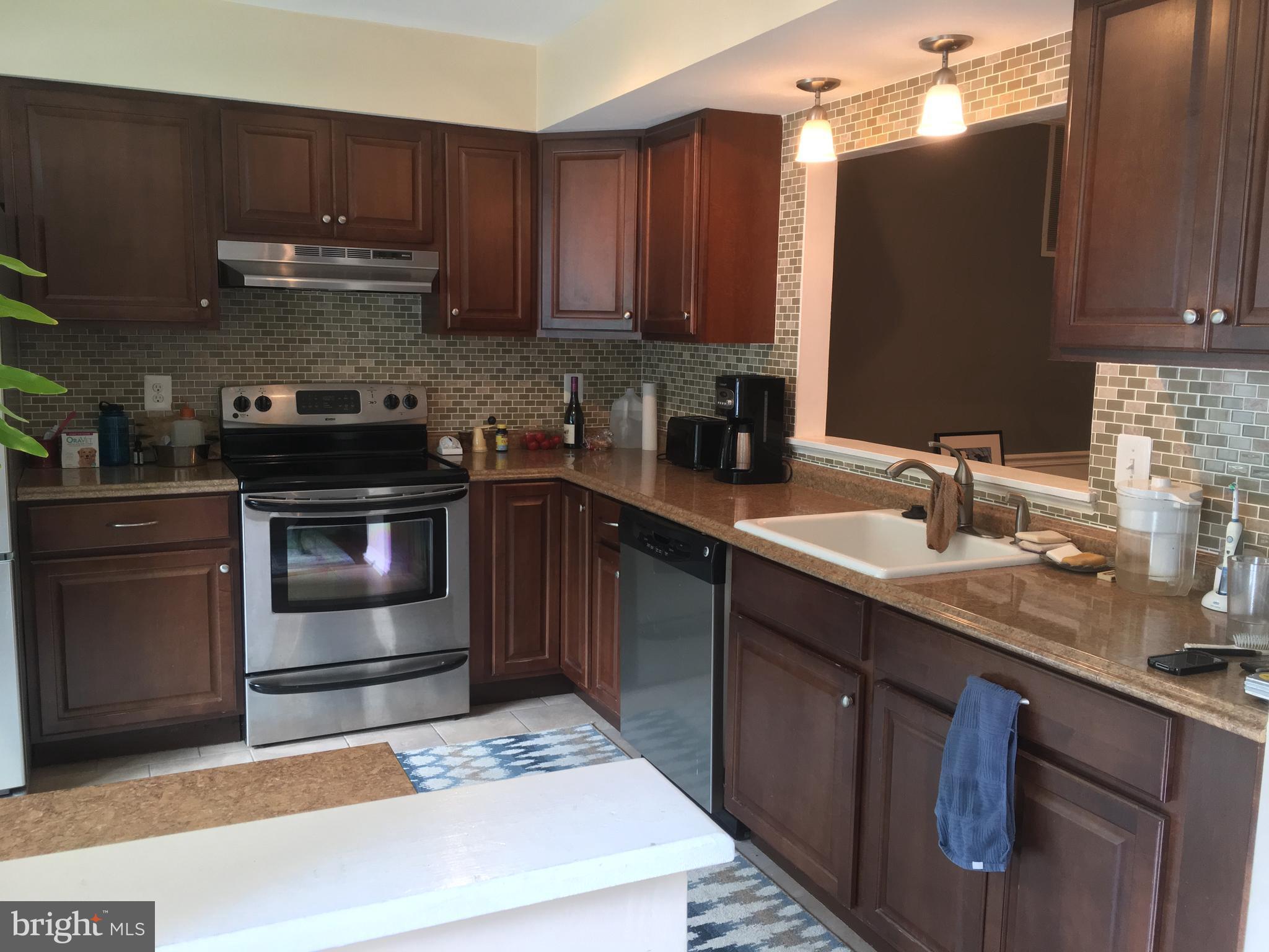 GUNNERS LAKE VILLAGE - Residential Lease