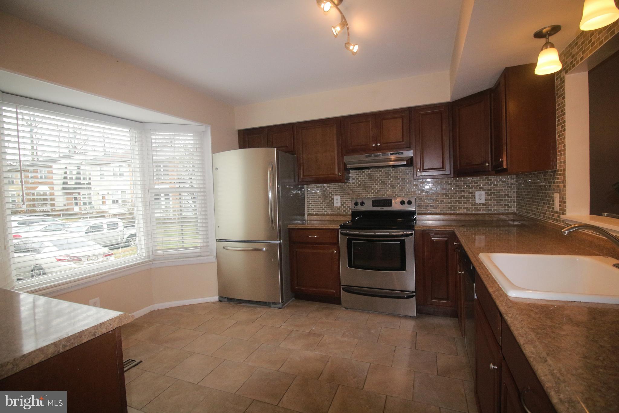 GUNNERS LAKE VILLAGE - Residential Lease