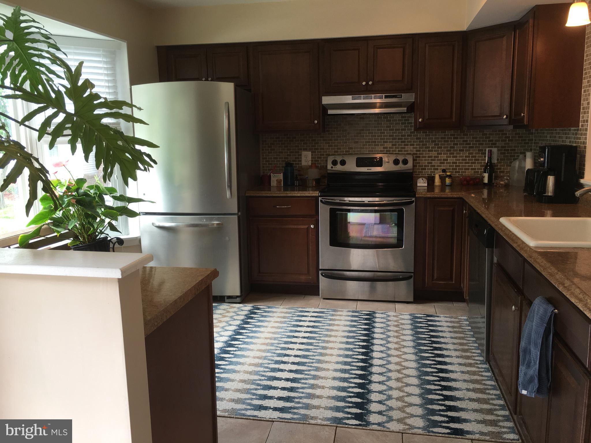 GUNNERS LAKE VILLAGE - Residential Lease