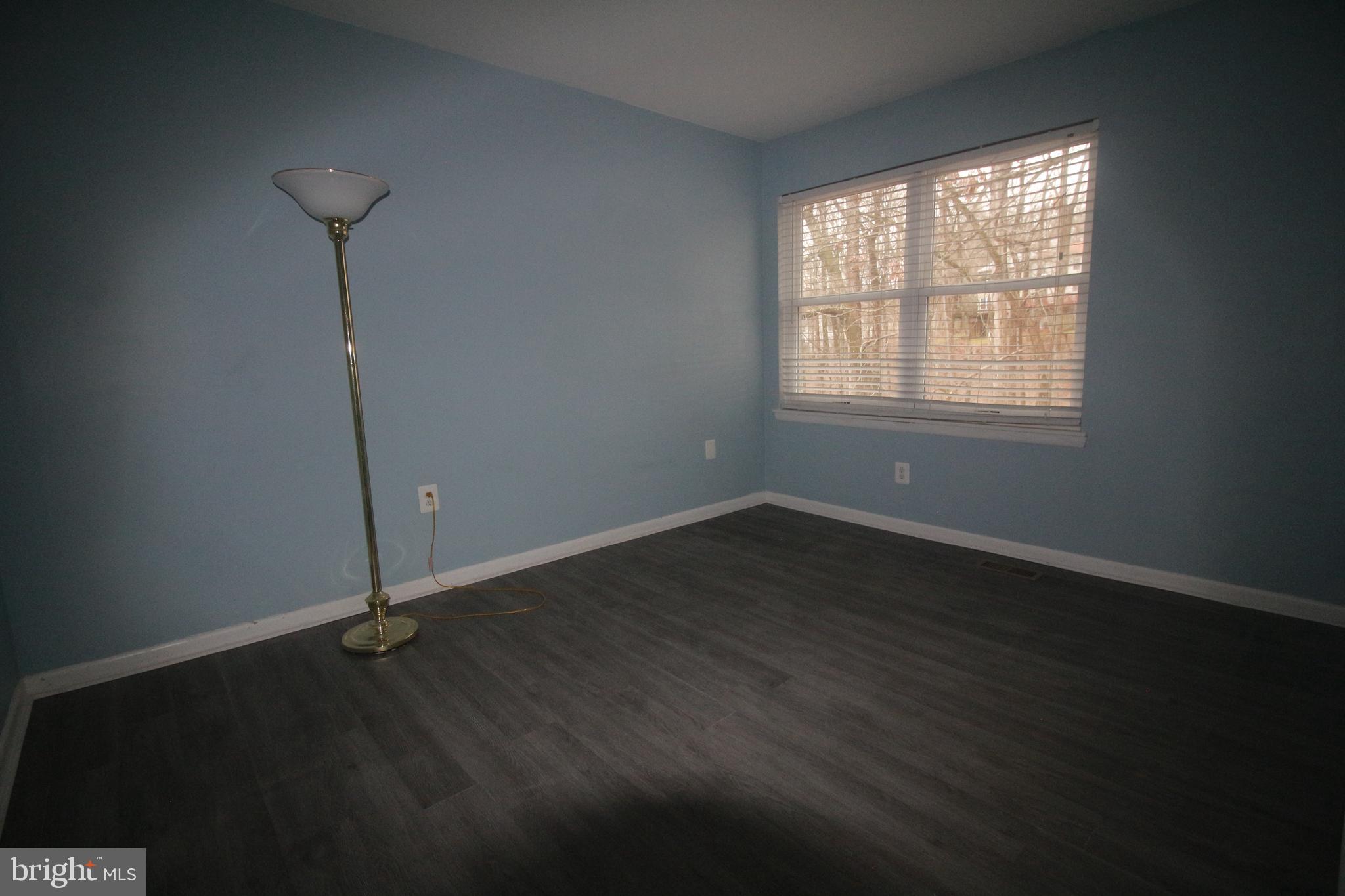 GUNNERS LAKE VILLAGE - Residential Lease